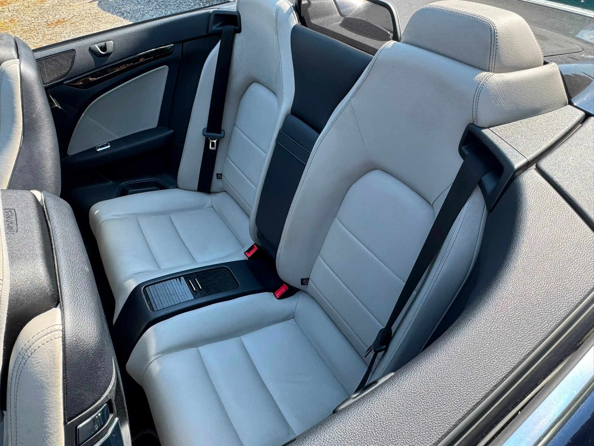 MERCEDES-BENZ E 200 CGI BlueEfficiency Automatic-image-13