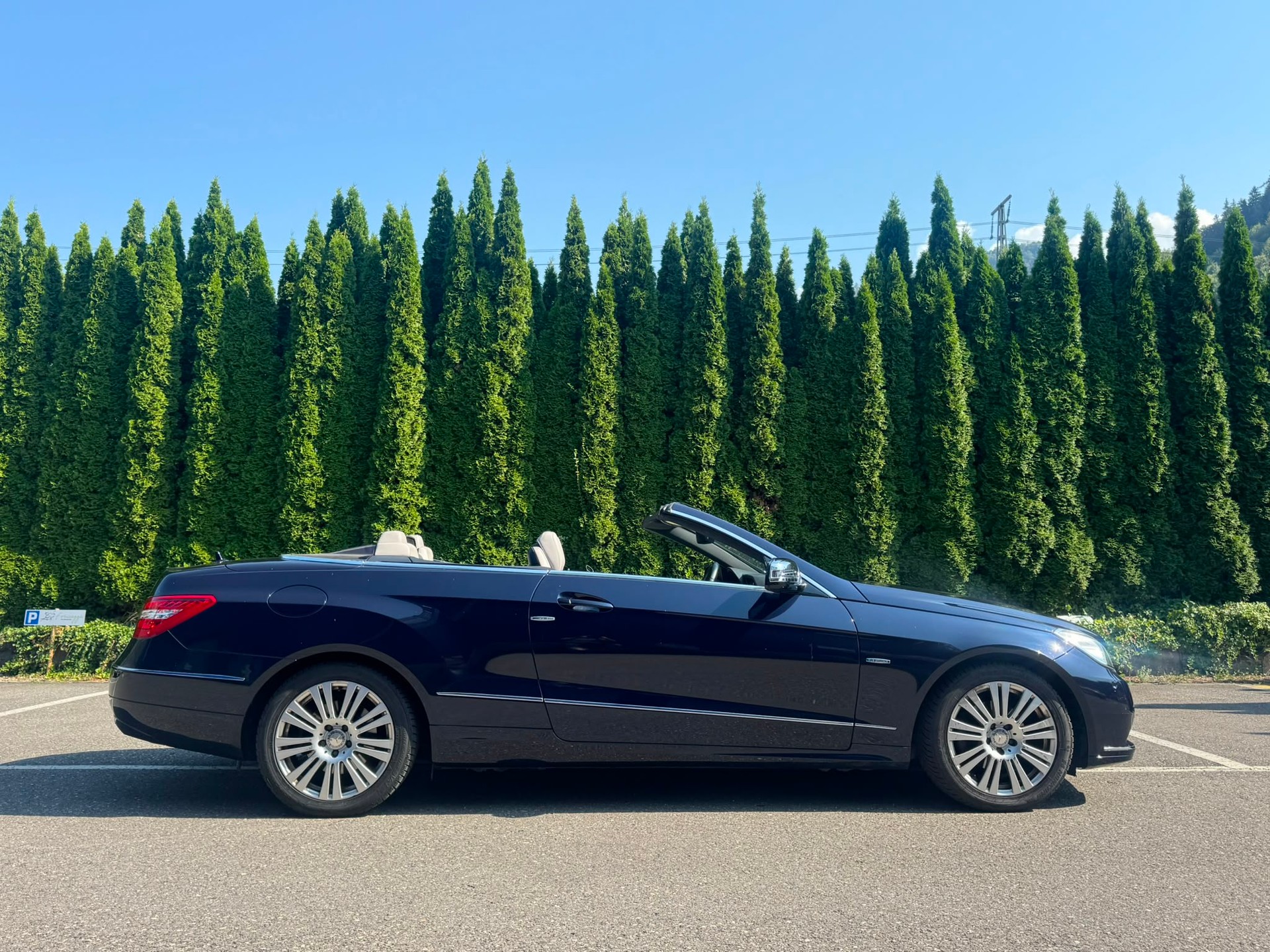 MERCEDES-BENZ E 200 CGI BlueEfficiency Automatic-image-7