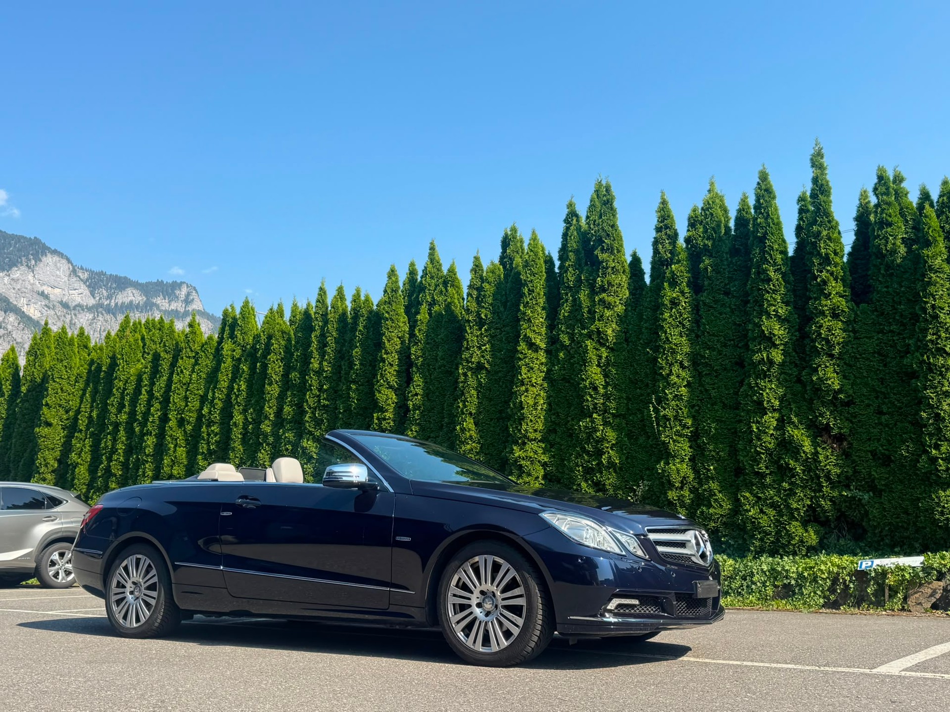 MERCEDES-BENZ E 200 CGI BlueEfficiency Automatic-image-4