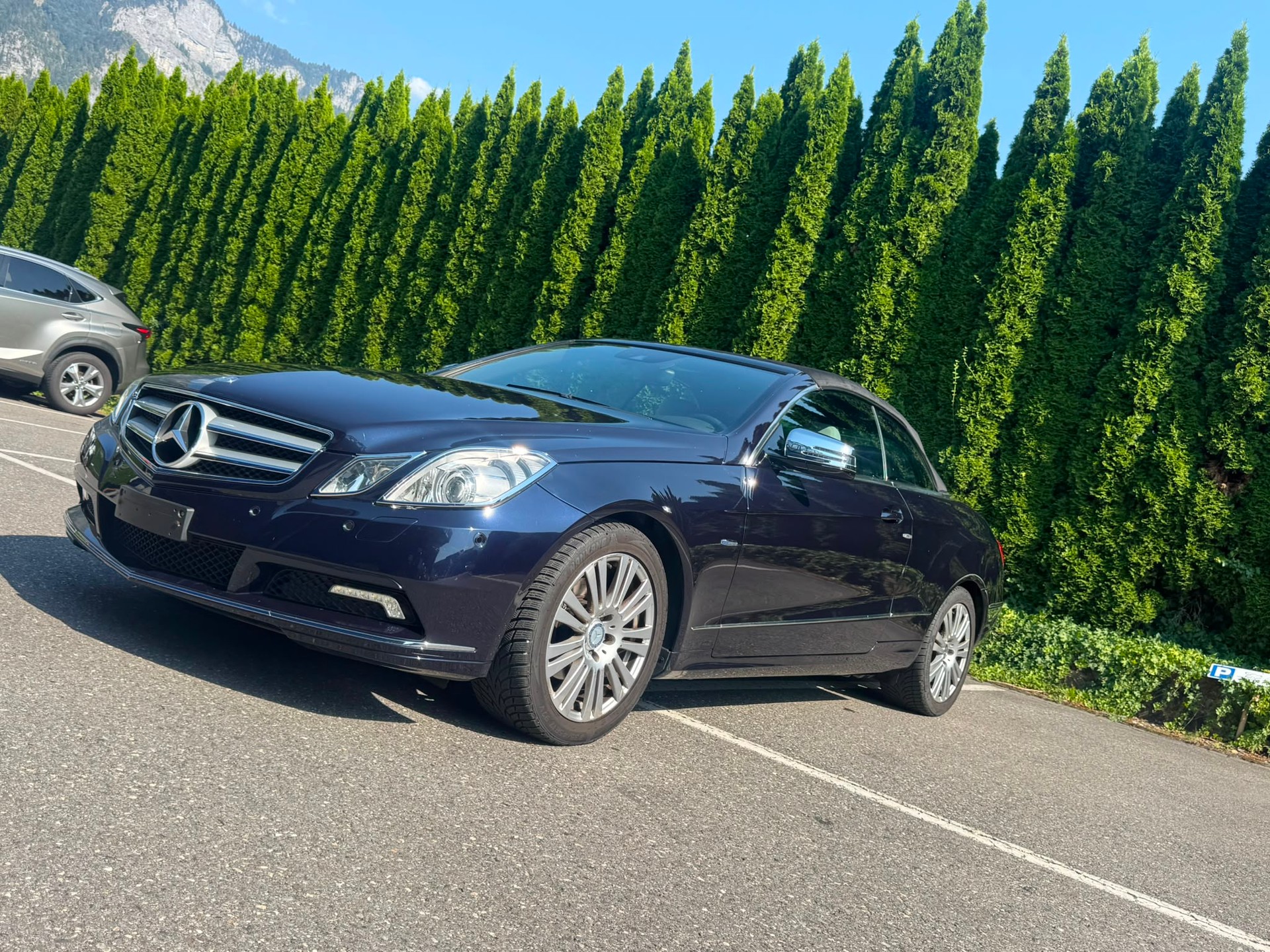 MERCEDES-BENZ E 200 CGI BlueEfficiency Automatic-image-3