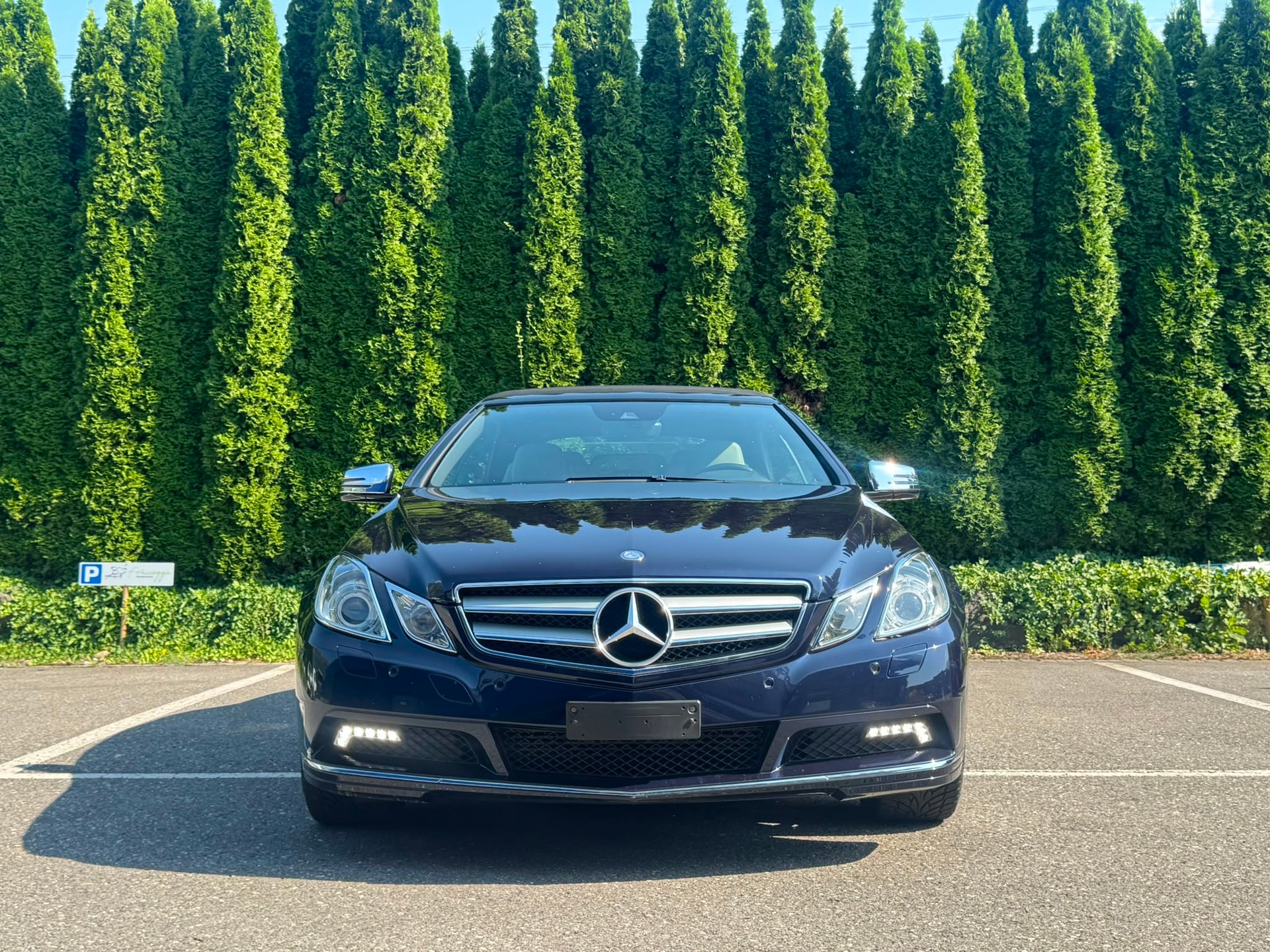 MERCEDES-BENZ E 200 CGI BlueEfficiency Automatic-image-0