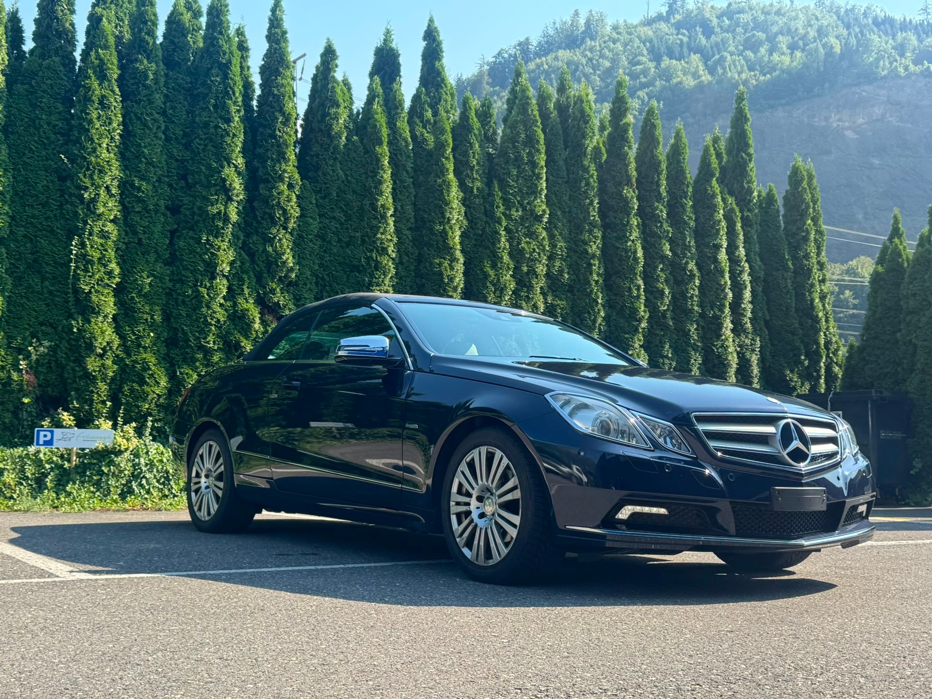 MERCEDES-BENZ E 200 CGI BlueEfficiency Automatic-image-2