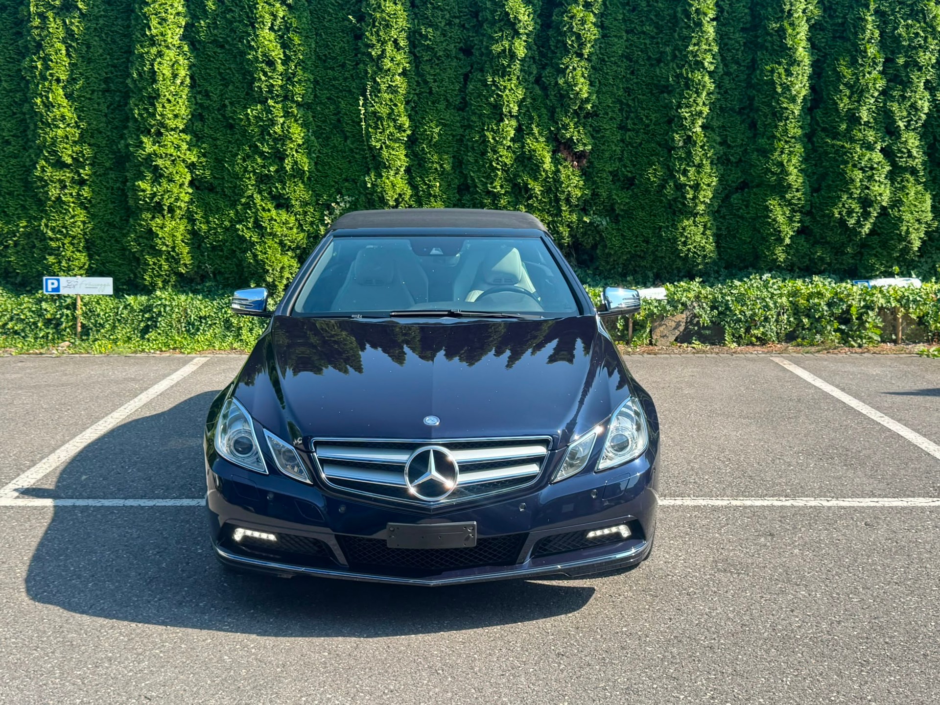 MERCEDES-BENZ E 200 CGI BlueEfficiency Automatic-image-1