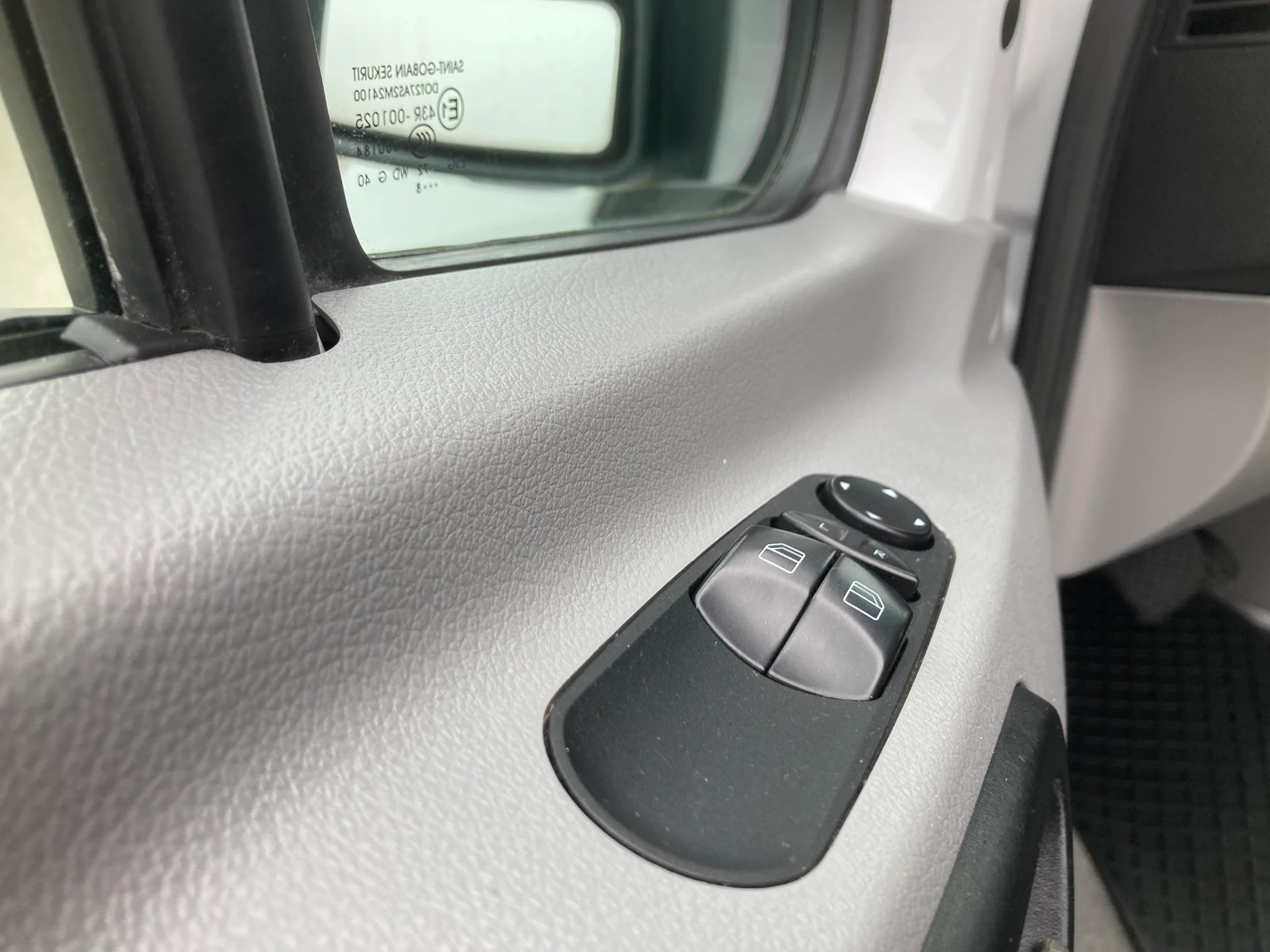 MERCEDES-BENZ Sprinter 314 CDI Standard 7G-Tronic mit Navigation und Tempomat-image-14