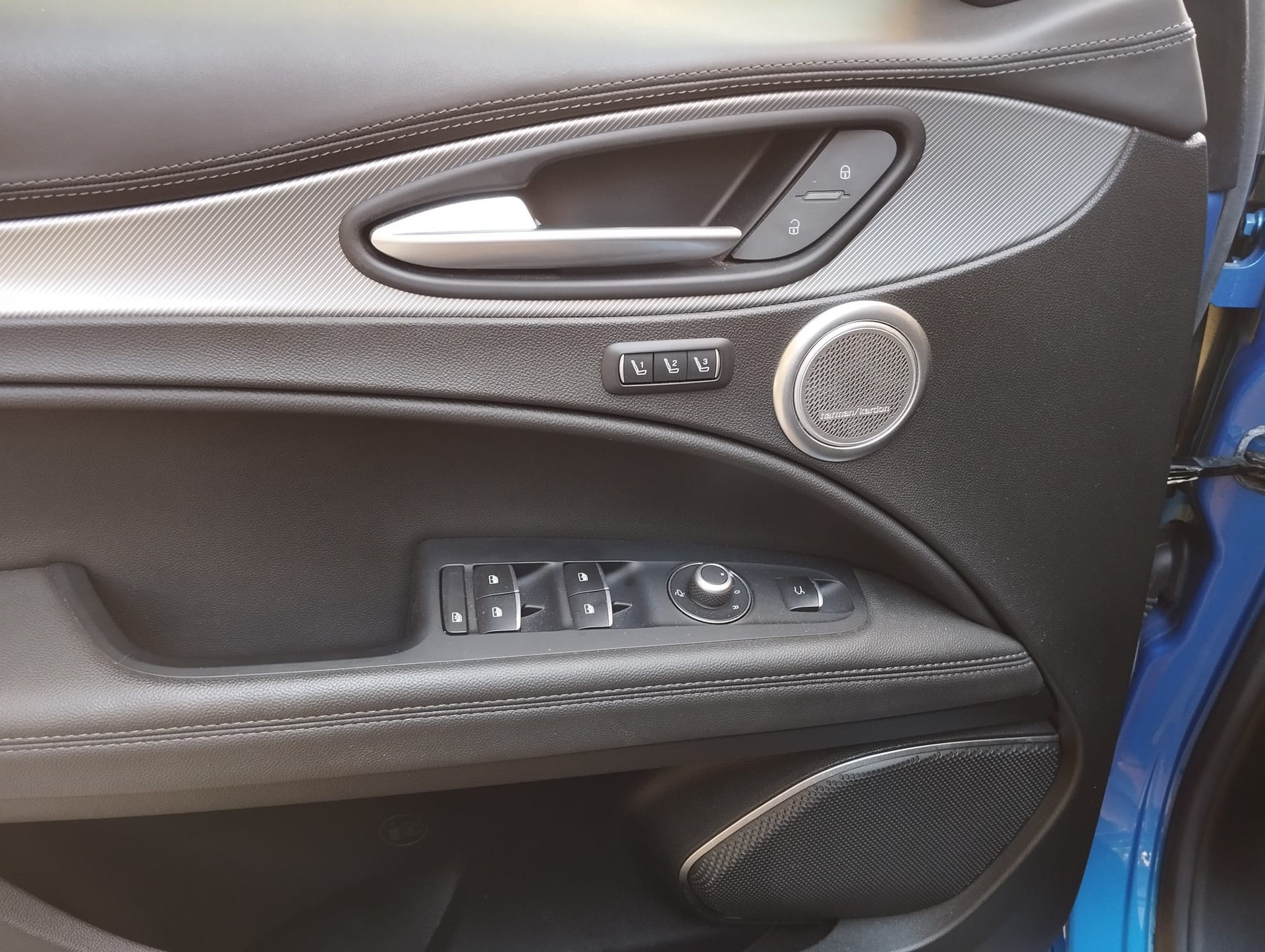 ALFA ROMEO Stelvio 2.0 Veloce Q4 Automatic-image-9