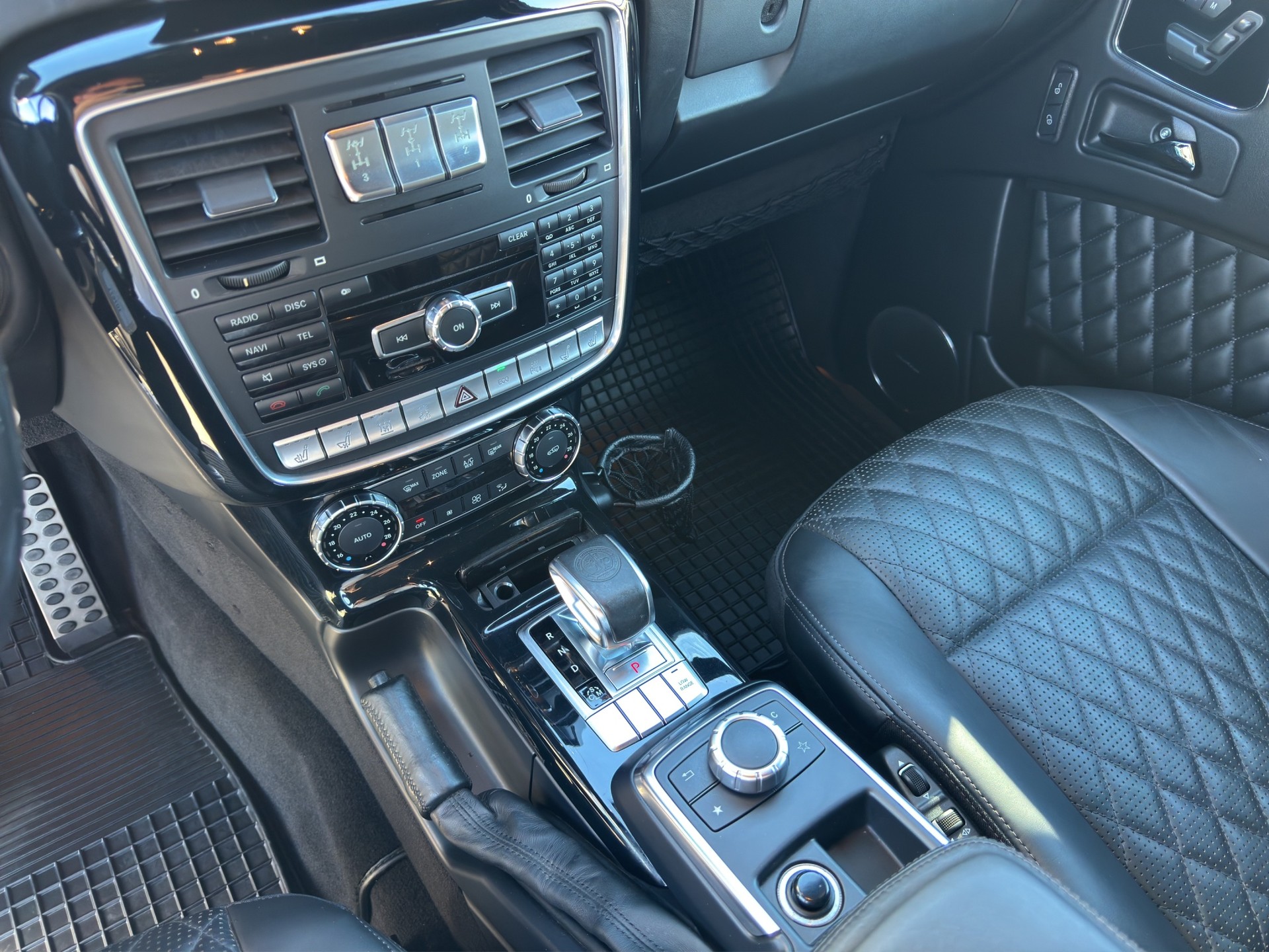 MERCEDES-BENZ G 63 AMG Automatic-image-13