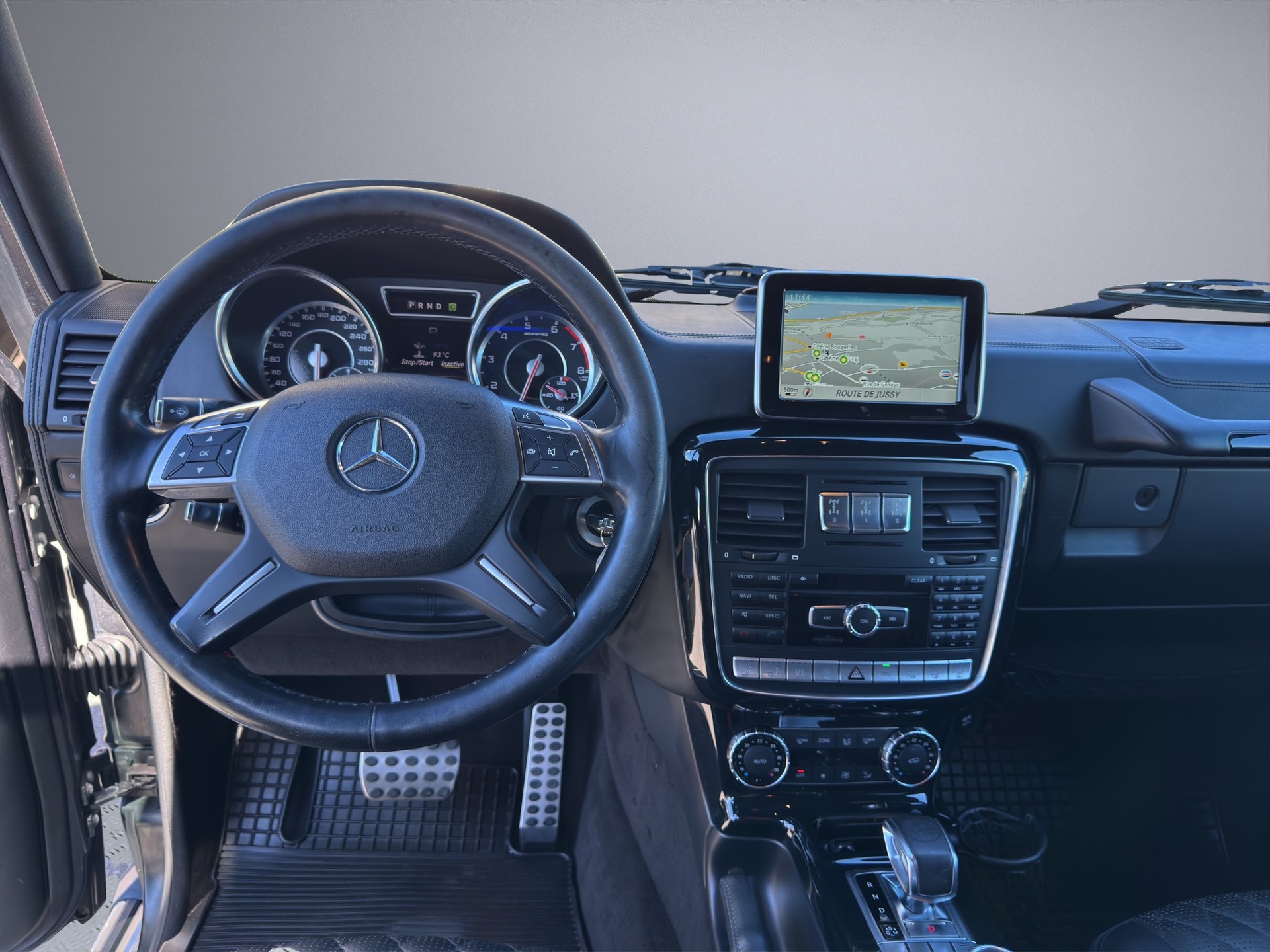 MERCEDES-BENZ G 63 AMG Automatic-image-11