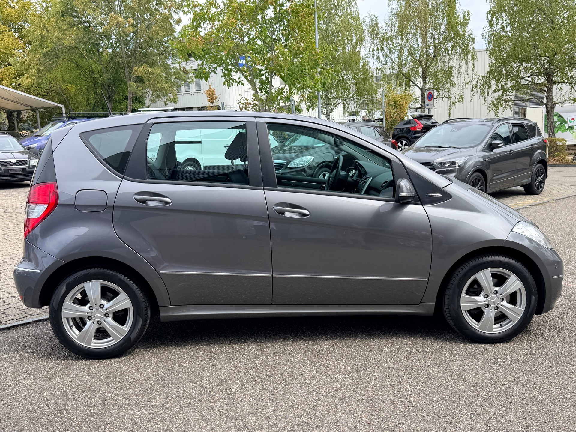 MERCEDES-BENZ A 180 Avantgarde Selection Autotronic-image-1