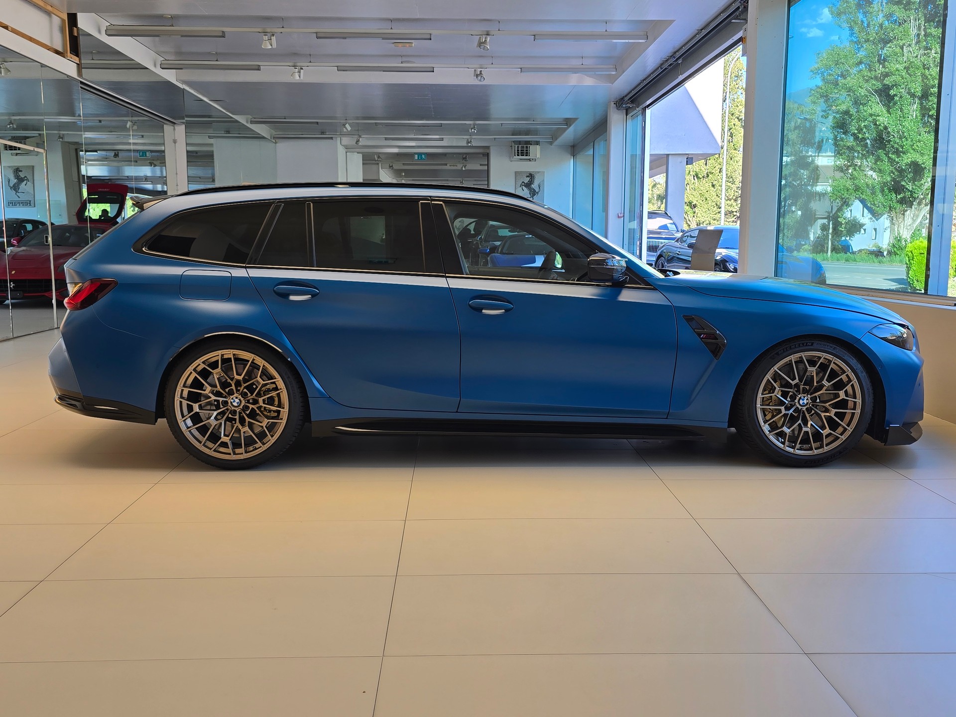 BMW M3 CS Touring xDrive-image-3