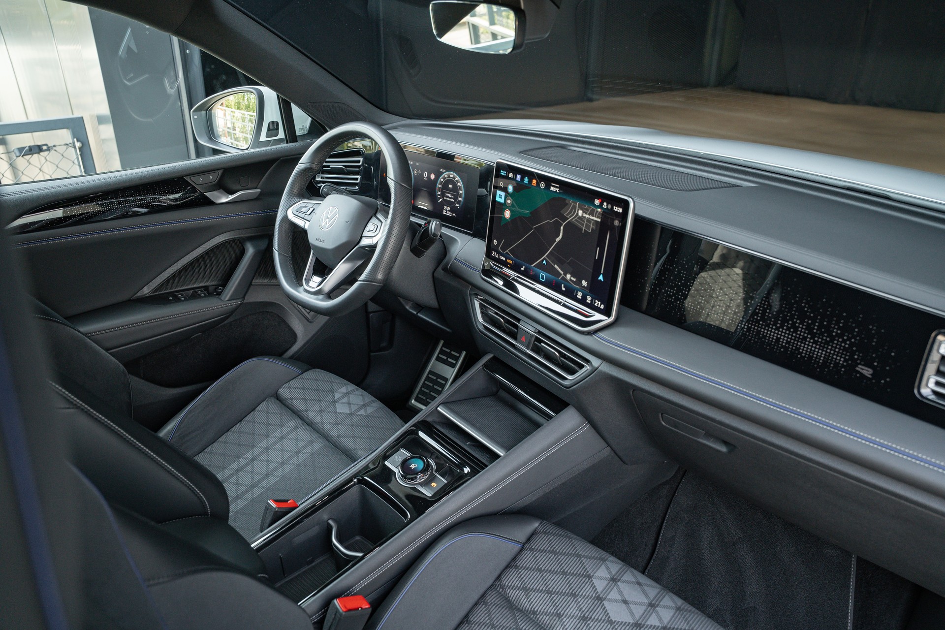 VW Tiguan 1.5 eTSI DSG R-Line-image-13