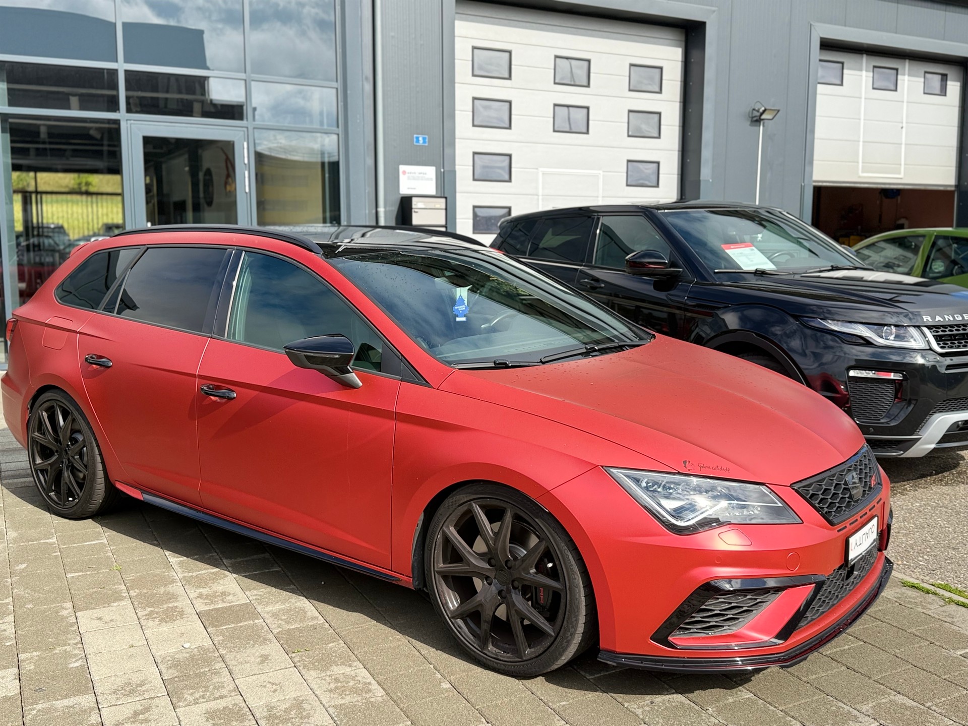 SEAT Leon ST 2.0 TSI Swiss Cupra 300 4 Drive DSG-image-9