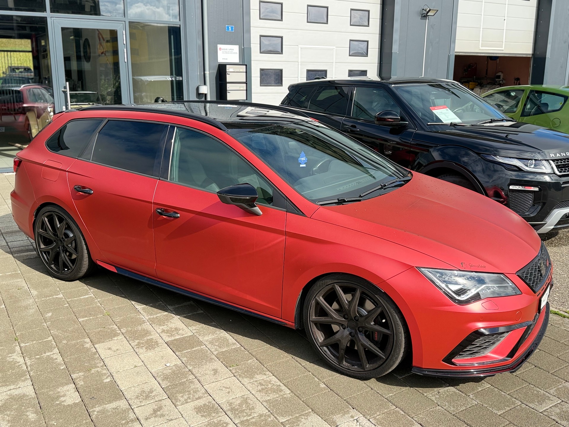 SEAT Leon ST 2.0 TSI Swiss Cupra 300 4 Drive DSG-image-12