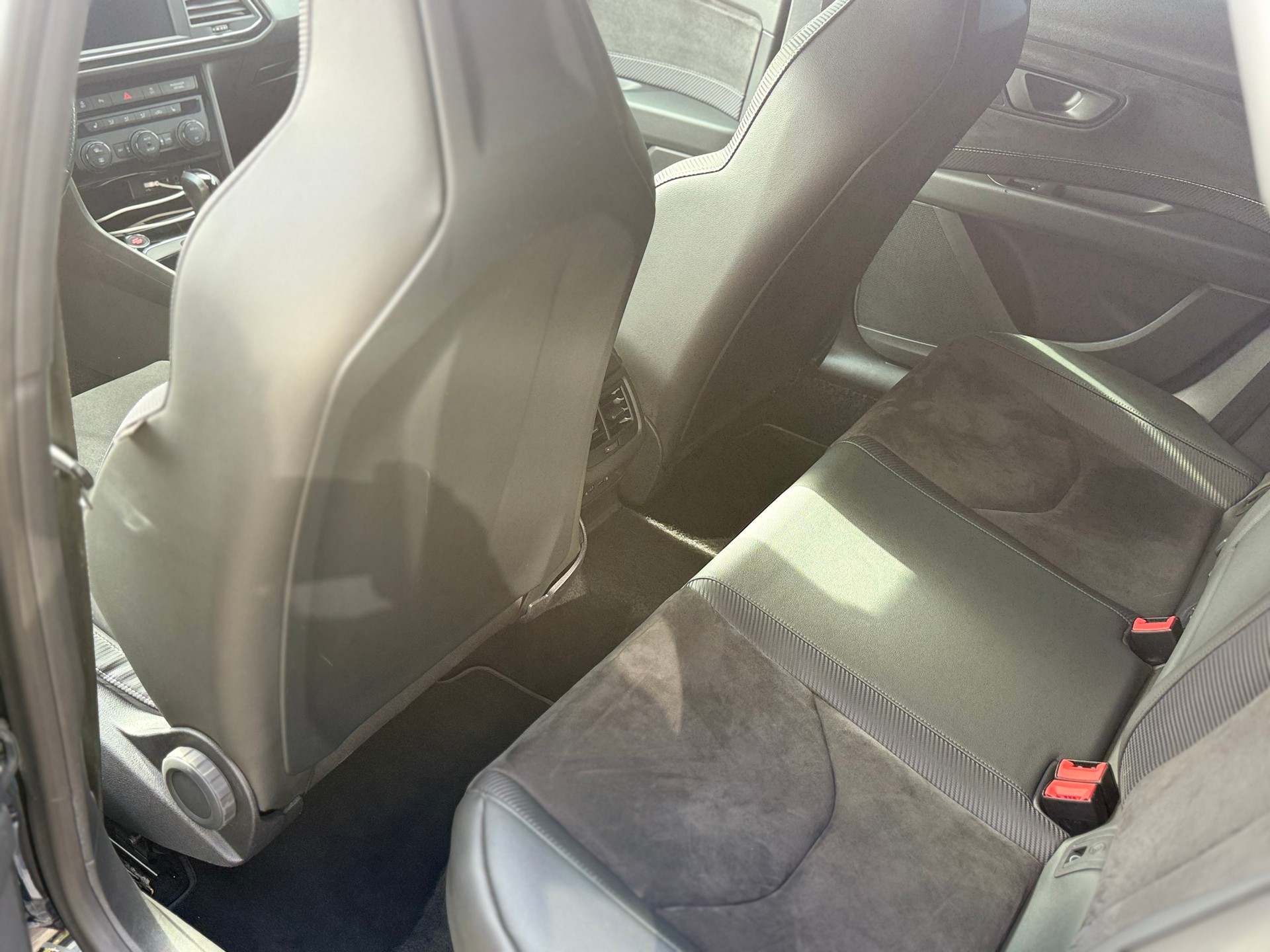 SEAT Leon ST 2.0 TSI Swiss Cupra 300 4 Drive DSG-image-23