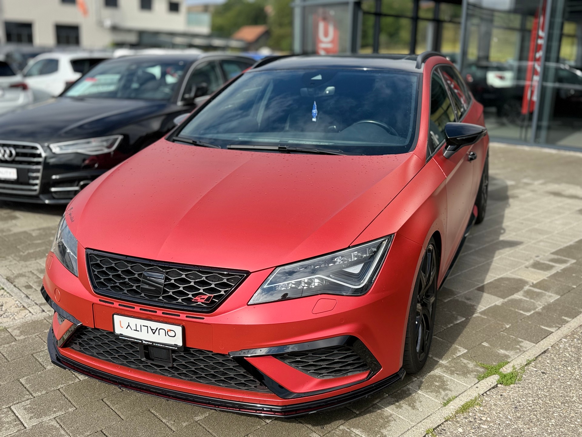 SEAT Leon ST 2.0 TSI Swiss Cupra 300 4 Drive DSG-image-0