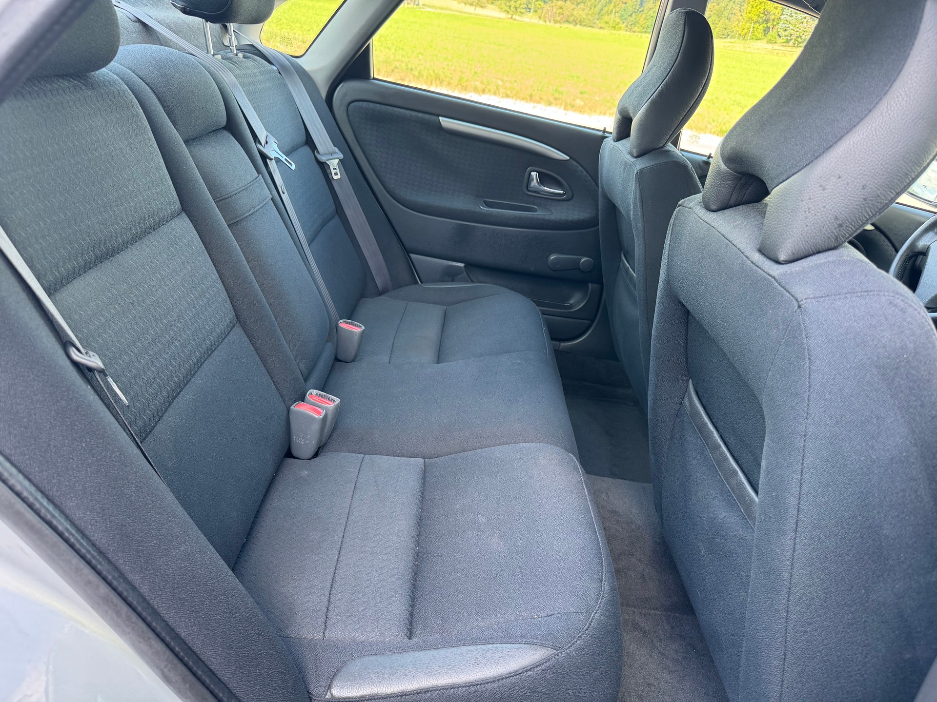 VOLVO S40 1.8-image-11