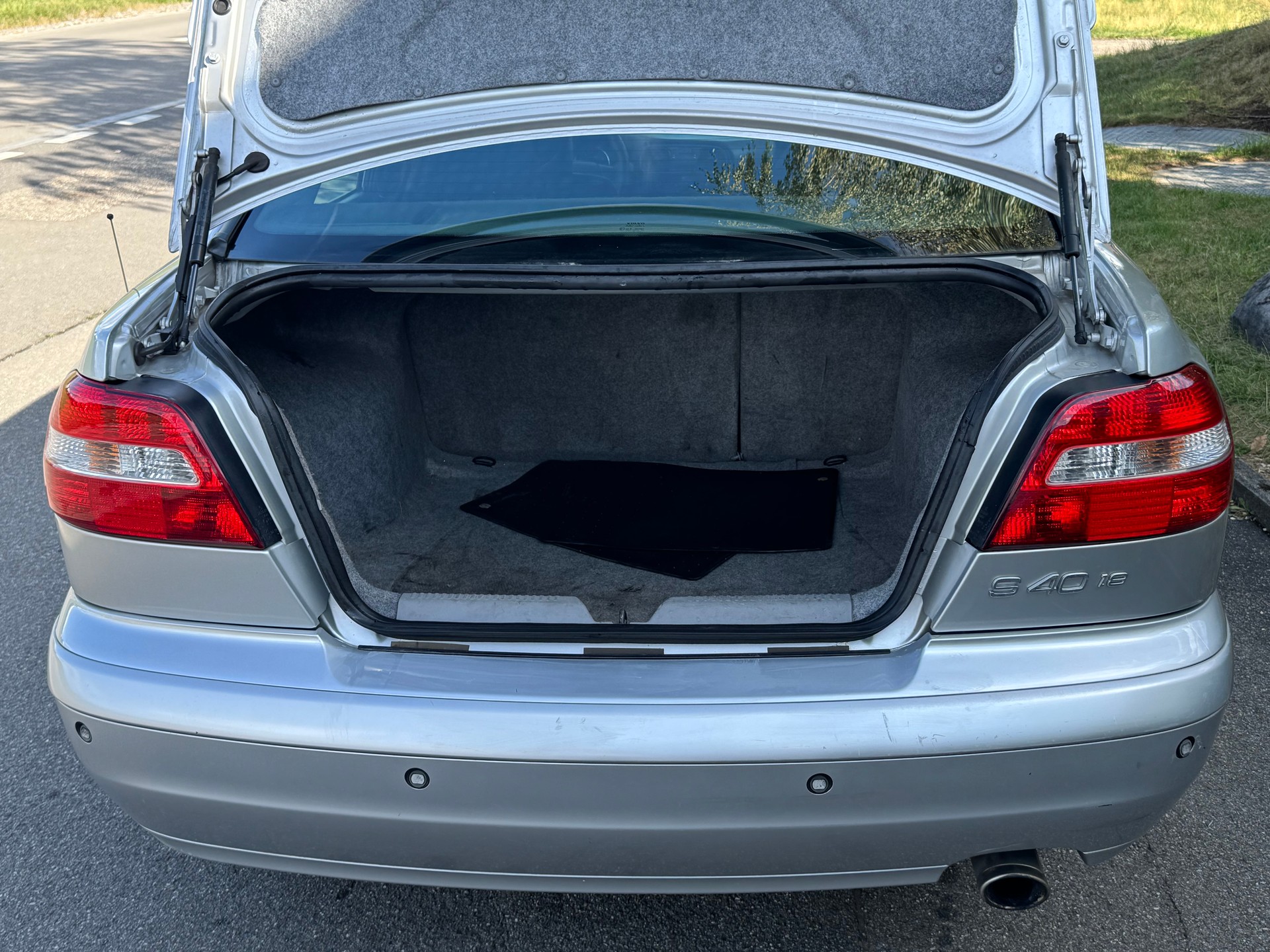 VOLVO S40 1.8-image-6