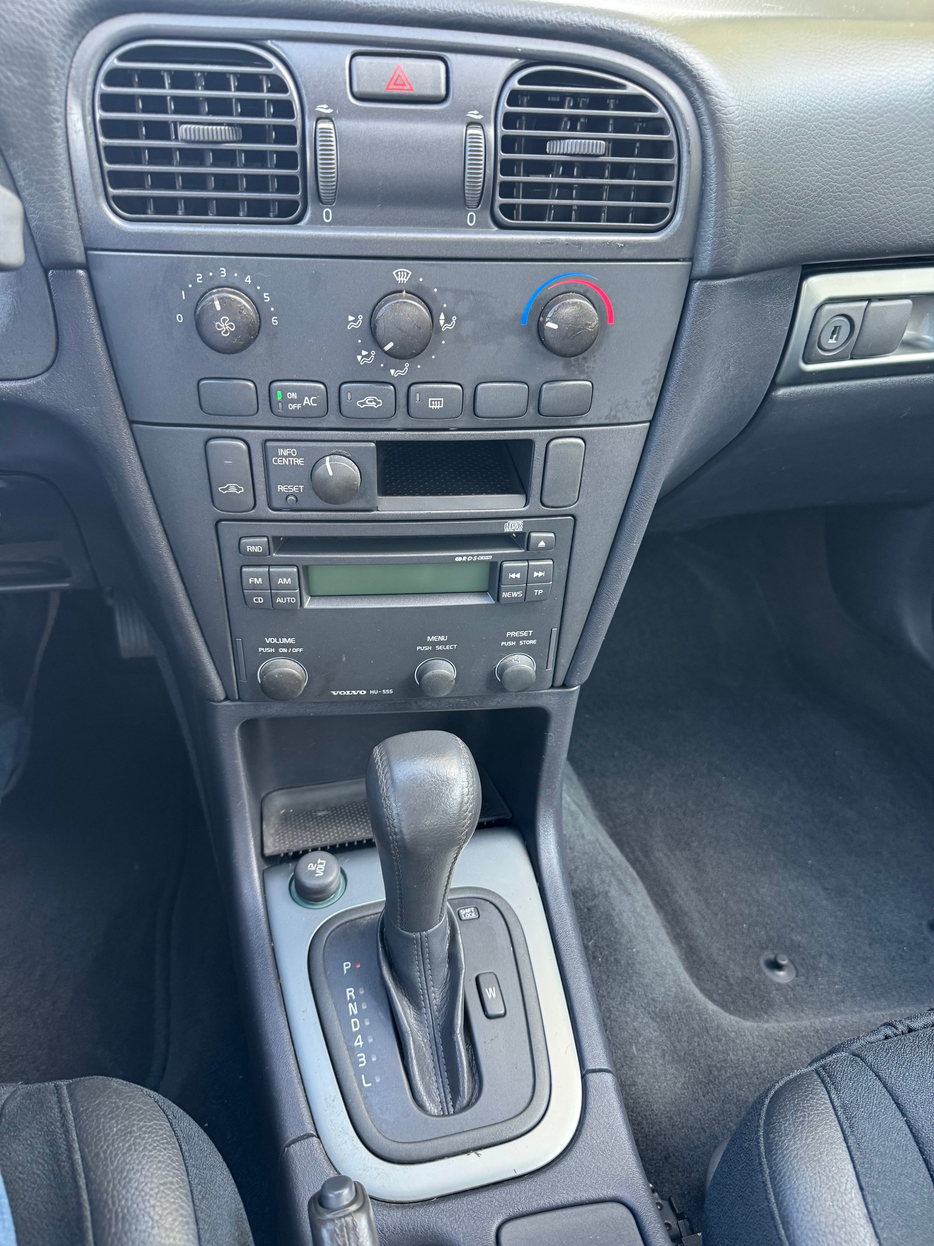 VOLVO S40 1.8-image-13