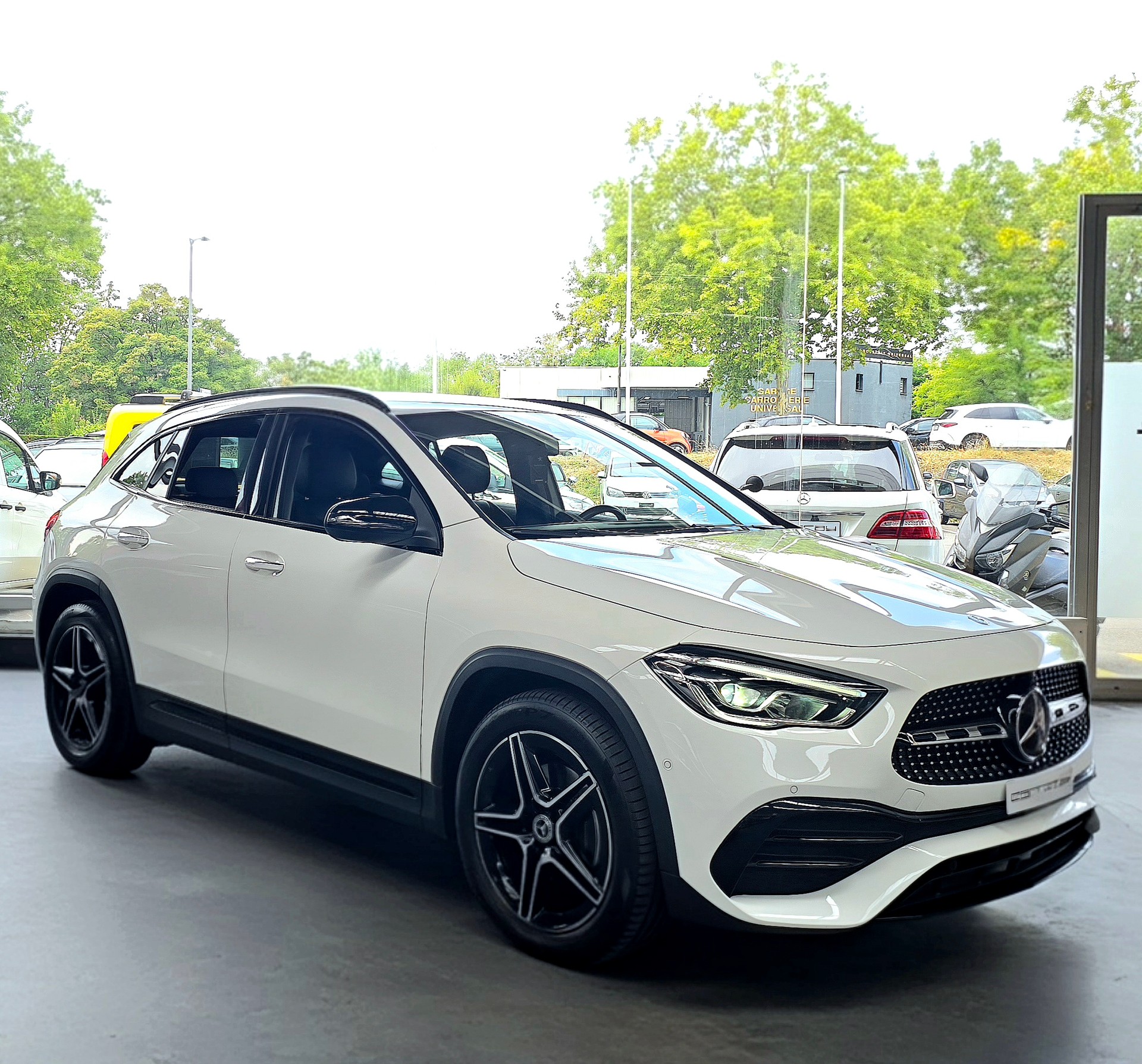 MERCEDES-BENZ GLA 200d 4Matic AMG Line 8G-DCT-image-9