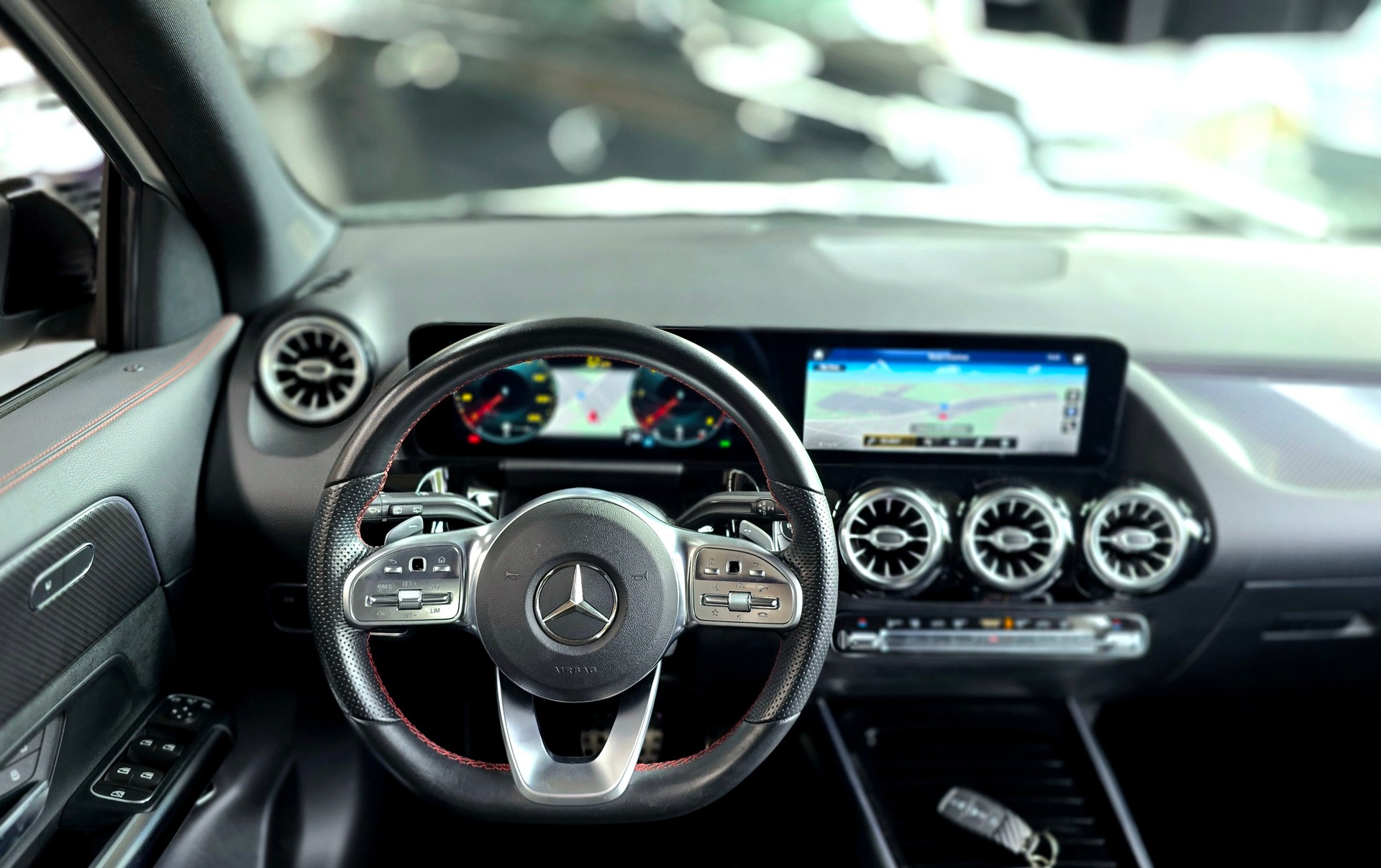 MERCEDES-BENZ GLA 200d 4Matic AMG Line 8G-DCT-image-18