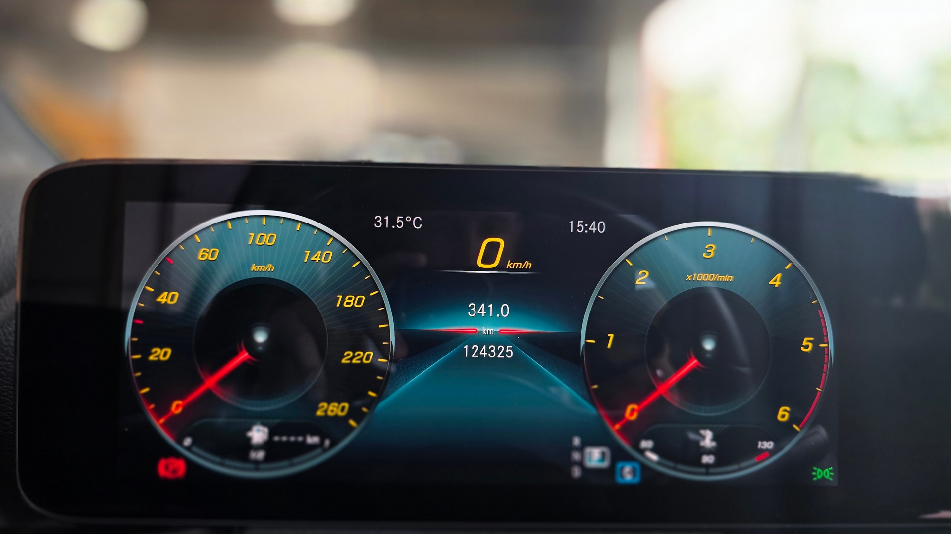 MERCEDES-BENZ GLA 200d 4Matic AMG Line 8G-DCT-image-20