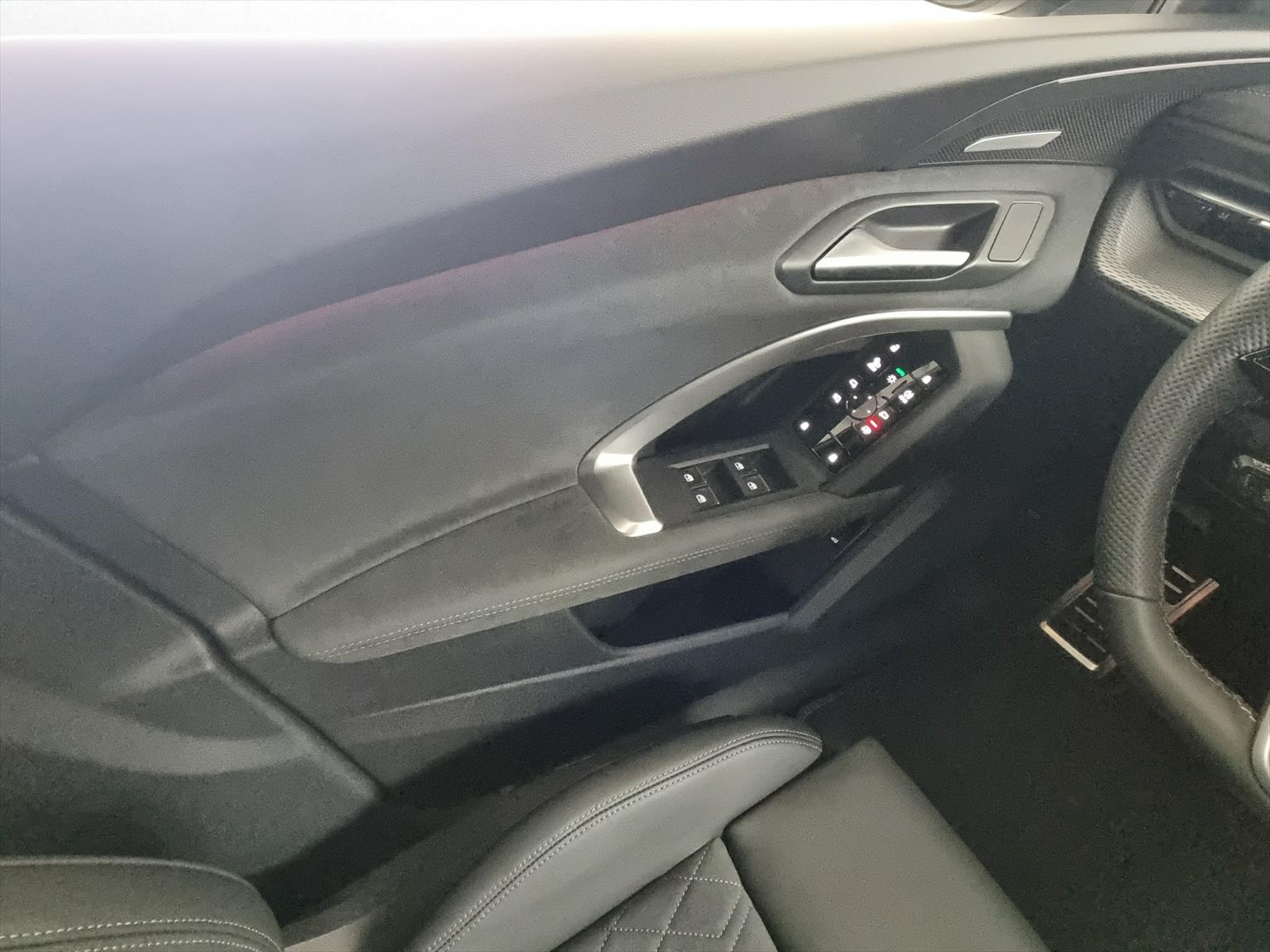 AUDI SQ5 TFSI quattro S-tronic-image-11