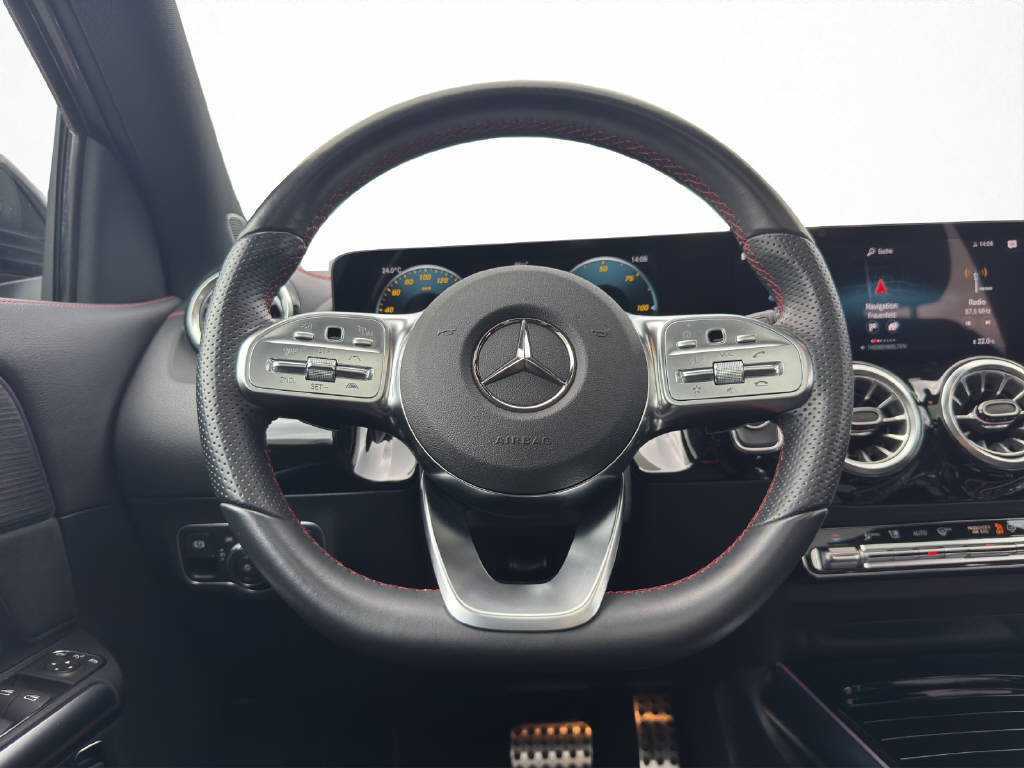 MERCEDES-BENZ EQA 350 AMG Line 4Matic-image-12