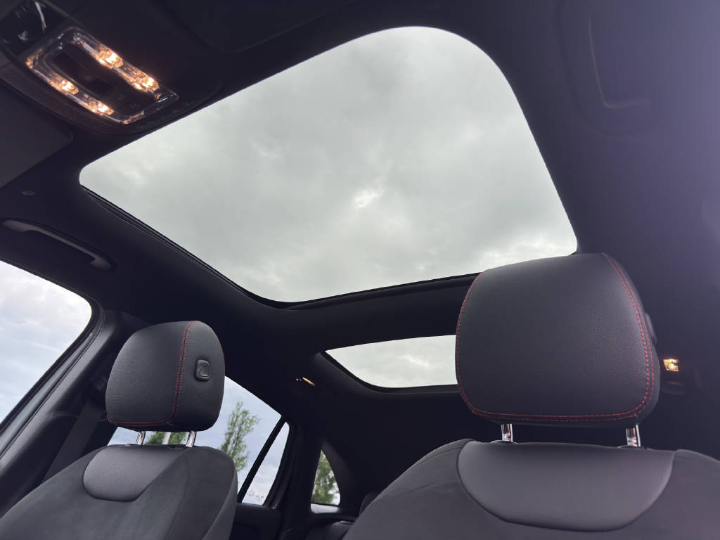 MERCEDES-BENZ EQA 350 AMG Line 4Matic-image-6