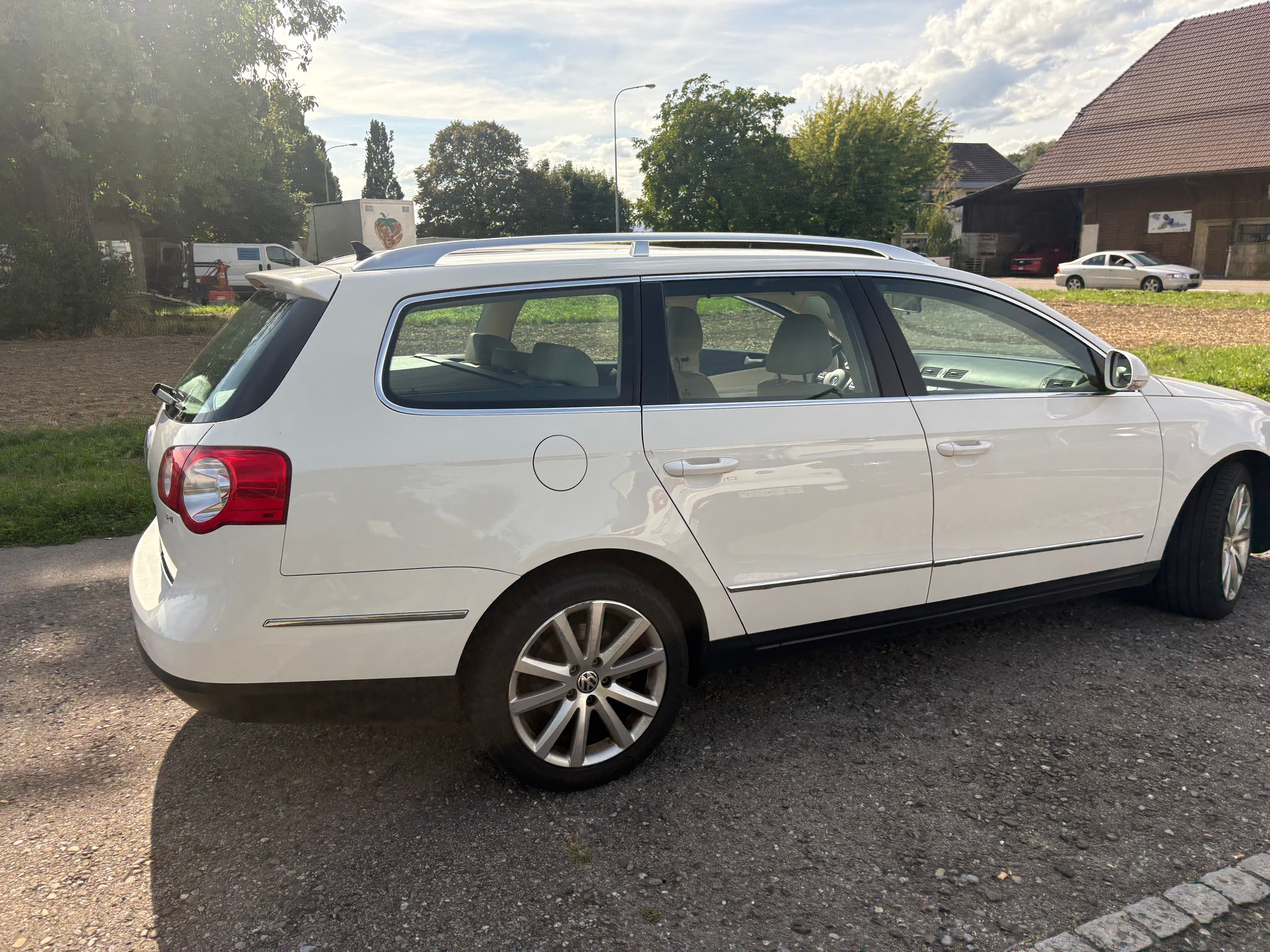 VW Passat Variant 2.0T FSI Highline DSG-image-3