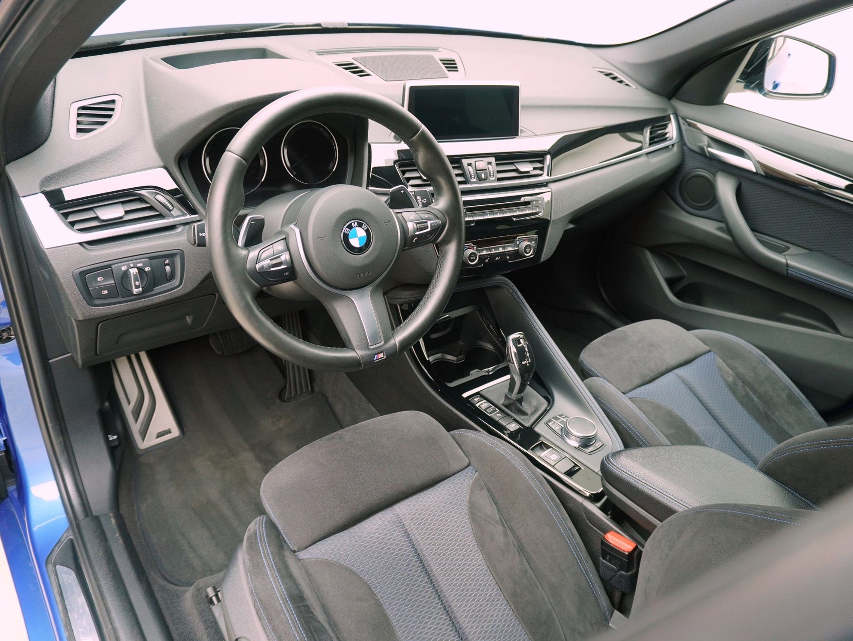 BMW X1 25i xDrive M Sport-image-9