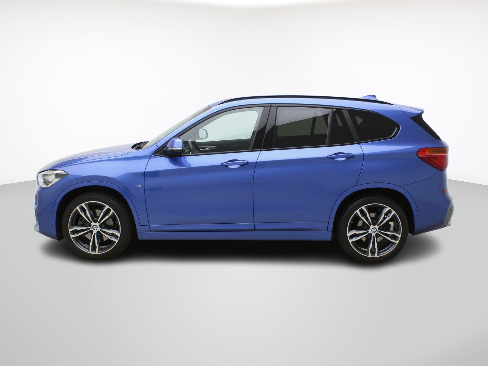 BMW X1 25i xDrive M Sport-image-2