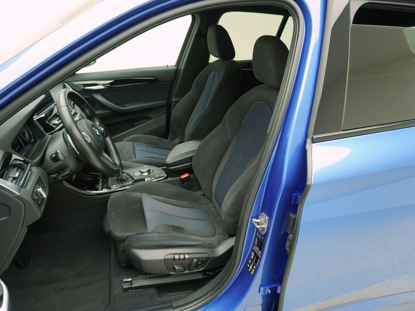 BMW X1 25i xDrive M Sport-image-8