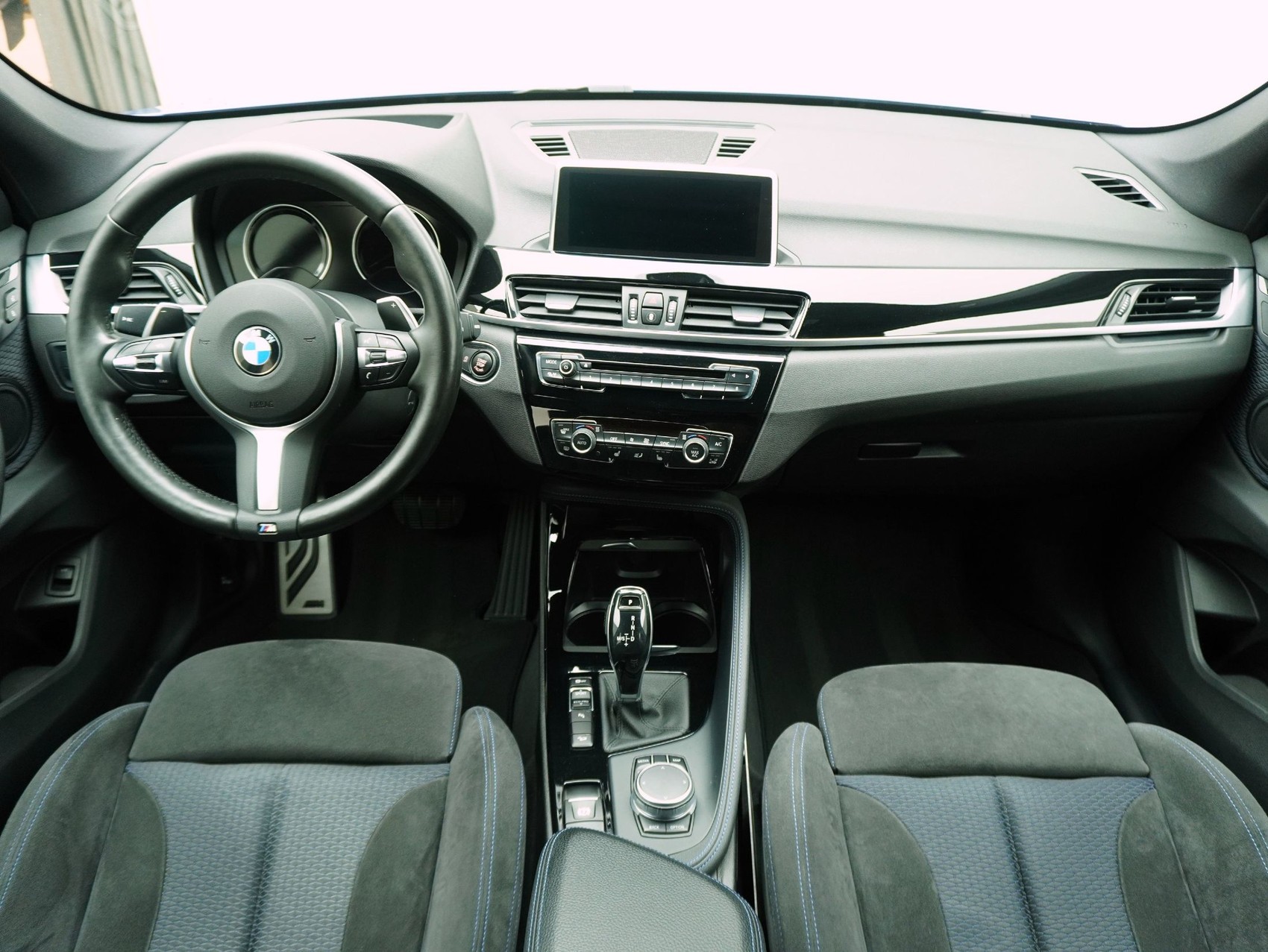 BMW X1 25i xDrive M Sport-image-12