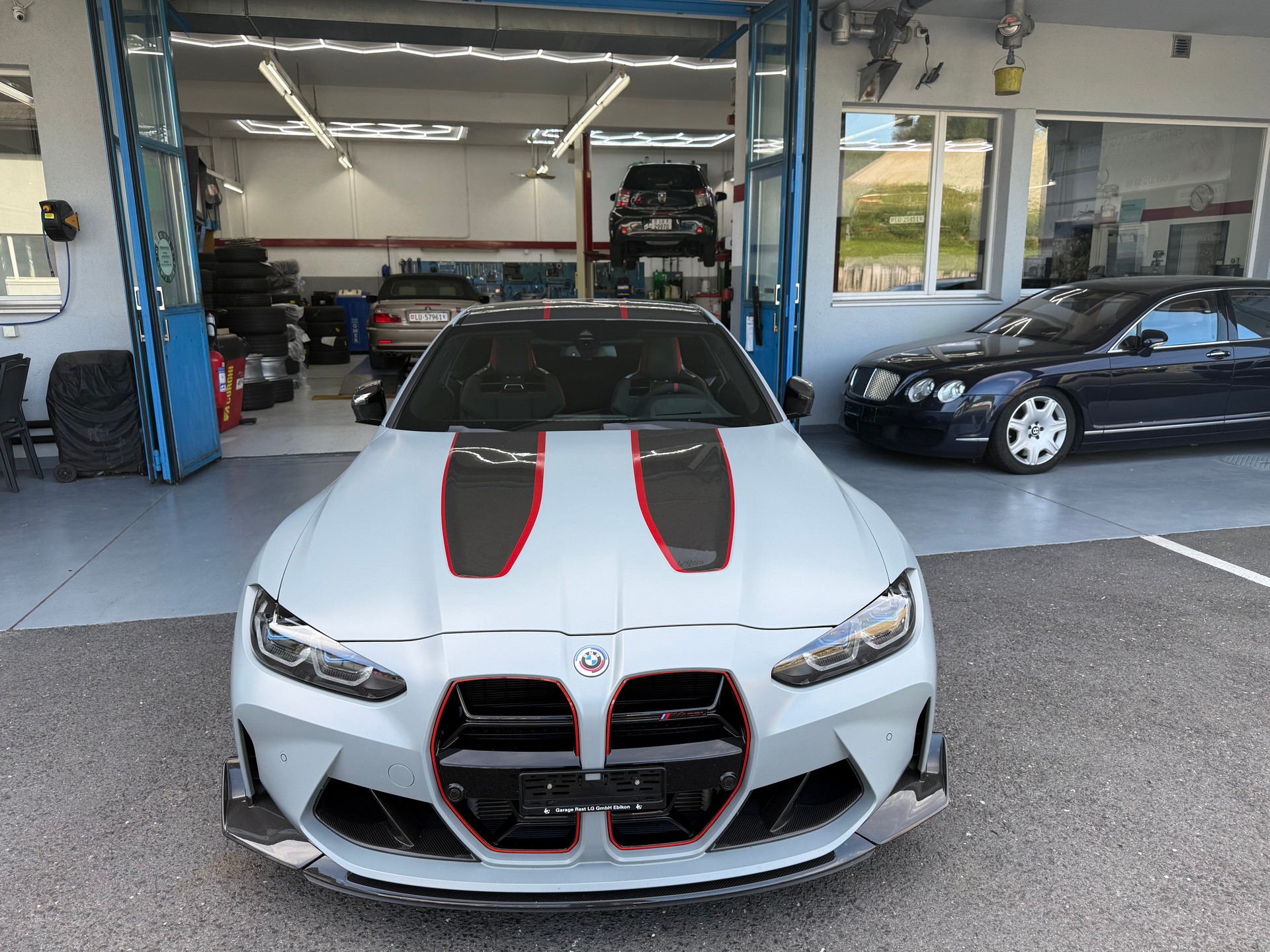 BMW M4 CSL Coupé-showroom-element-3
