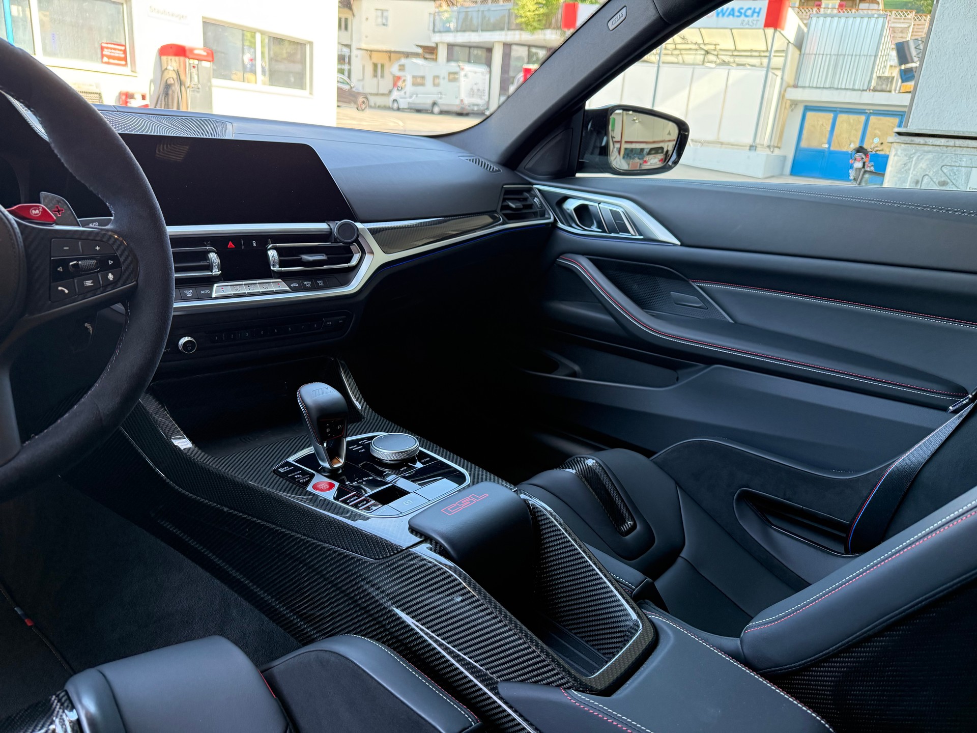 BMW M4 CSL Coupé-image-17