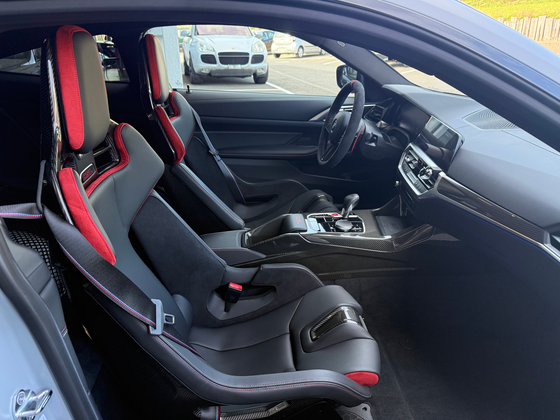 BMW M4 CSL Coupé-image-19