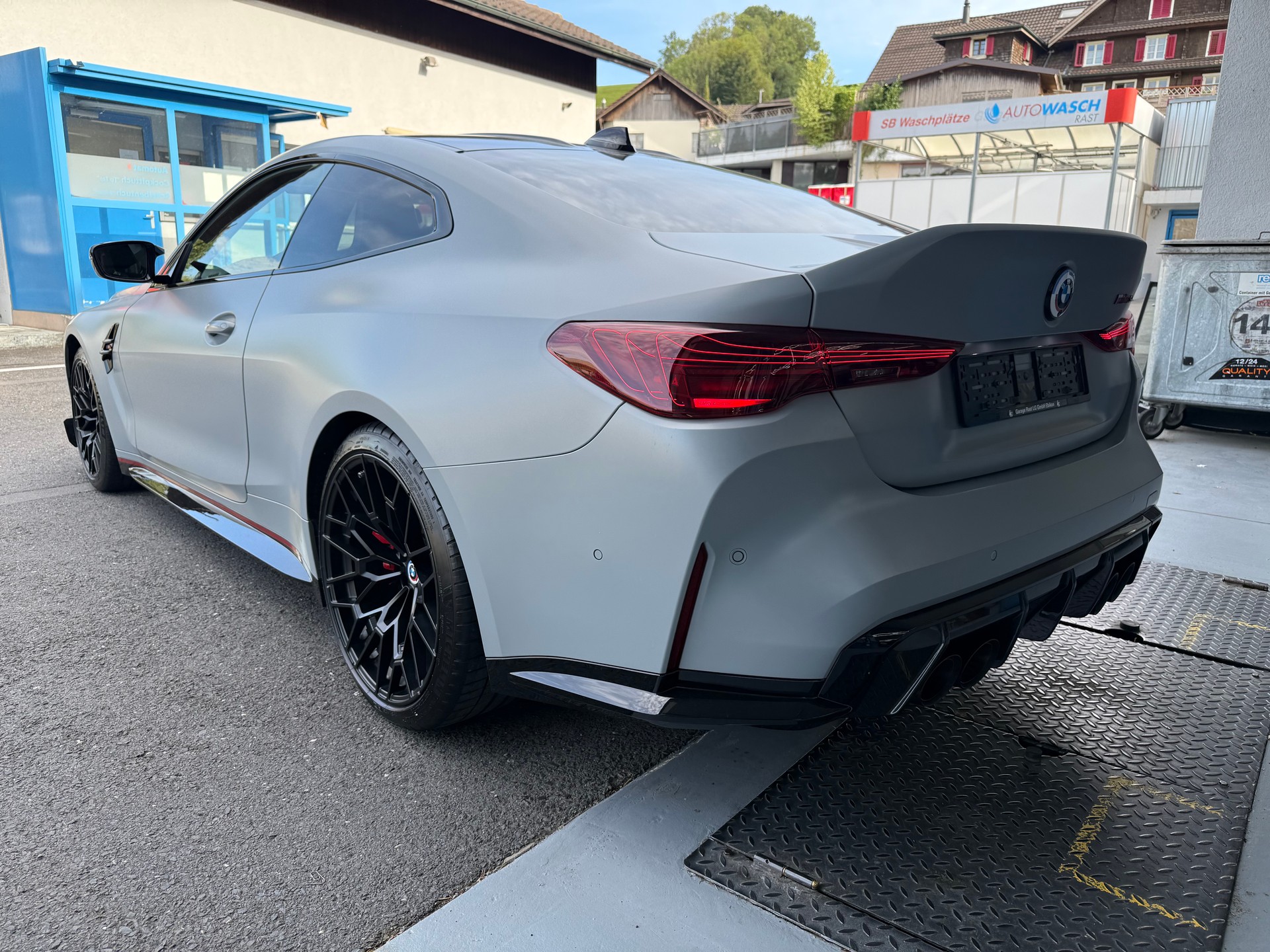 BMW M4 CSL Coupé-image-10