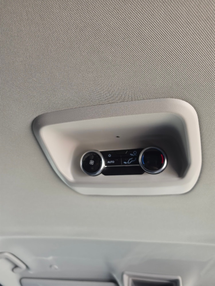 FORD Tourneo Bus 340 L1H1 PHEV TitaniumX-image-11