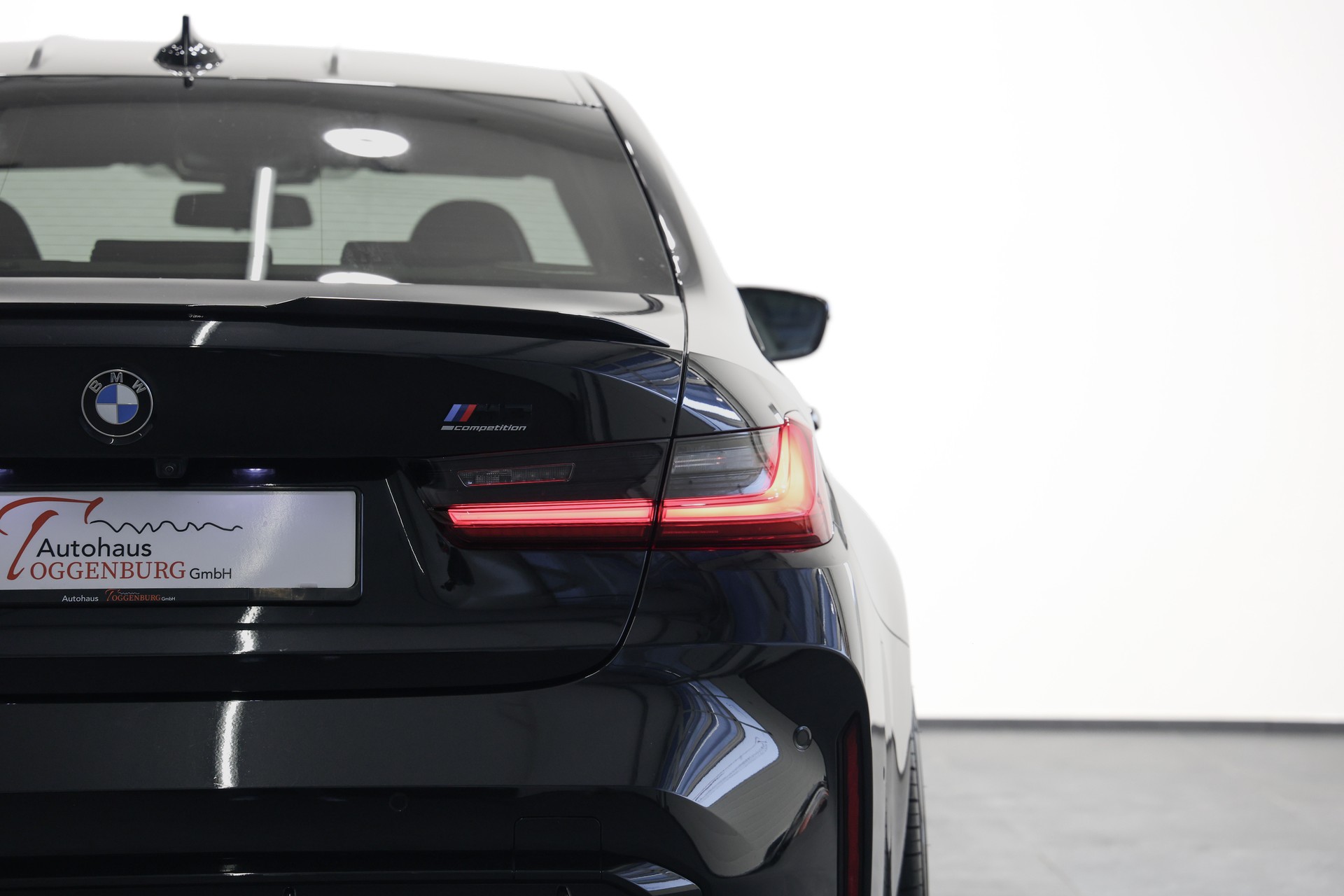 BMW M3 Competition M xDrive-image-15