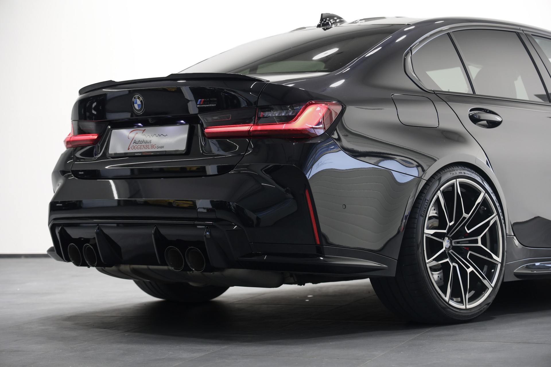 BMW M3 Competition M xDrive-image-17