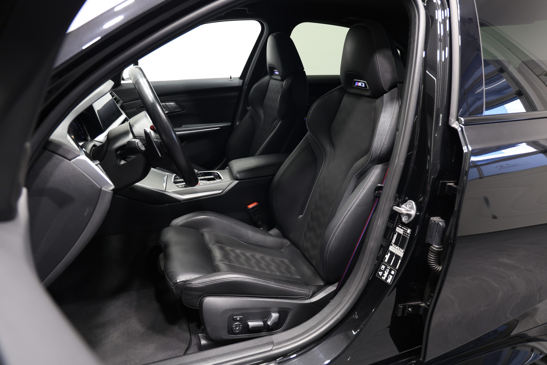 BMW M3 Competition M xDrive-image-19
