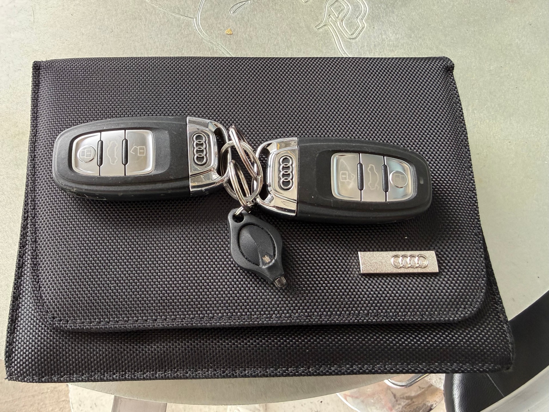 AUDI A4 Limousine 2.0 TDI multitronic-image-14