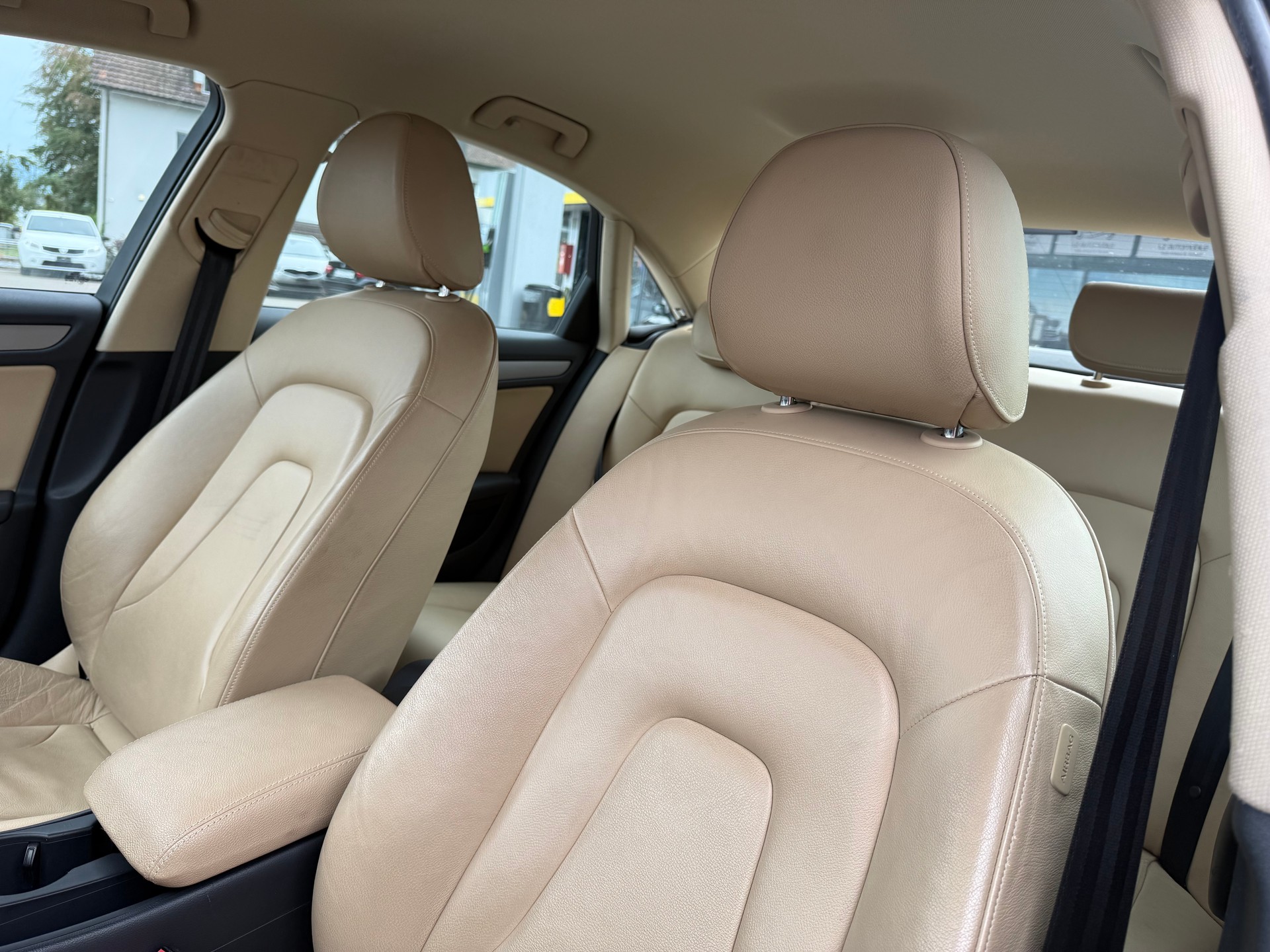 AUDI A4 Limousine 2.0 TDI multitronic-image-12