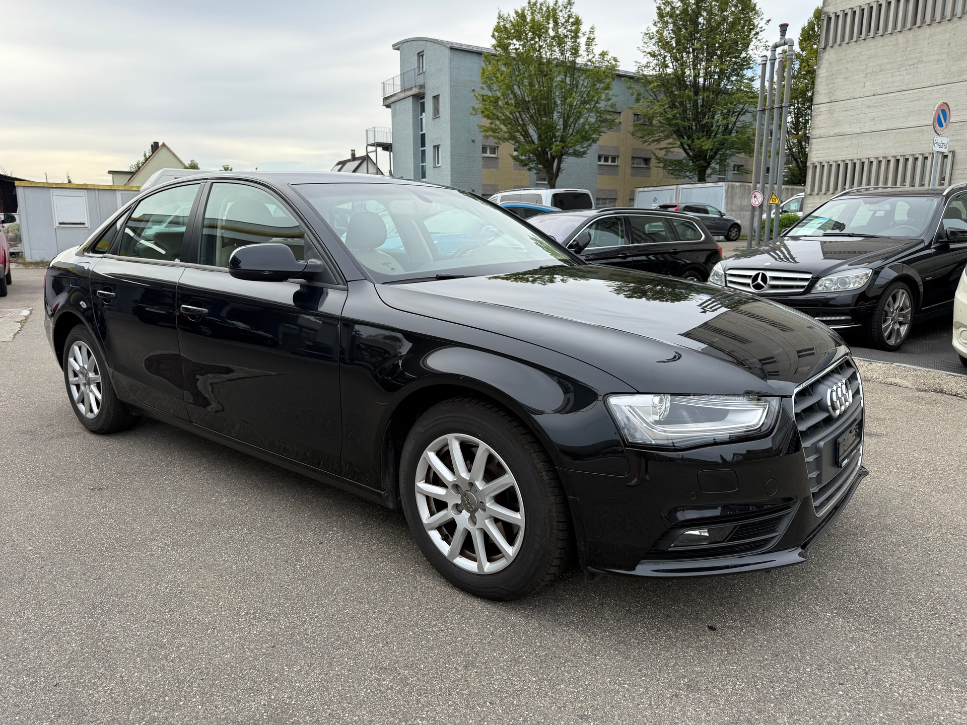 AUDI A4 Limousine 2.0 TDI multitronic-image-2
