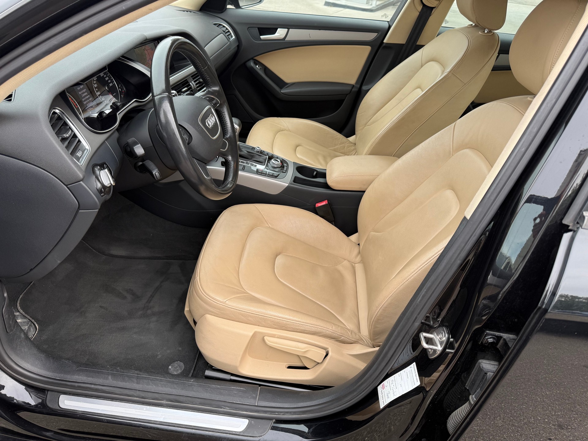 AUDI A4 Limousine 2.0 TDI multitronic-image-8