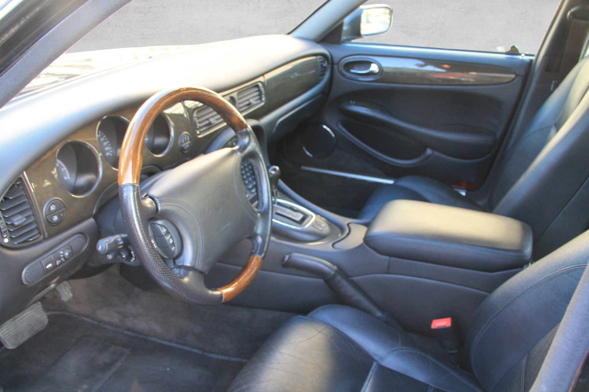 JAGUAR XJR 4.0 V8 S/C-image-4