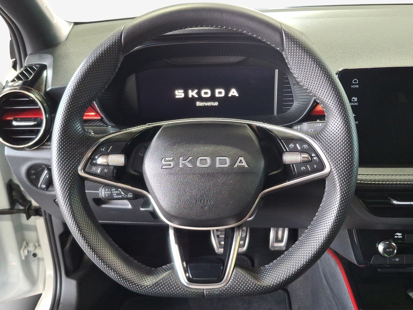 SKODA Fabia 1.5 TSI Monte Carlo DSG-image-9