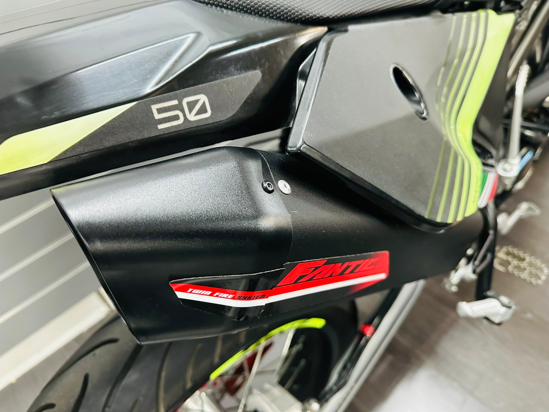 FANTIC XM 50 Motard Performance-showroom-element-3