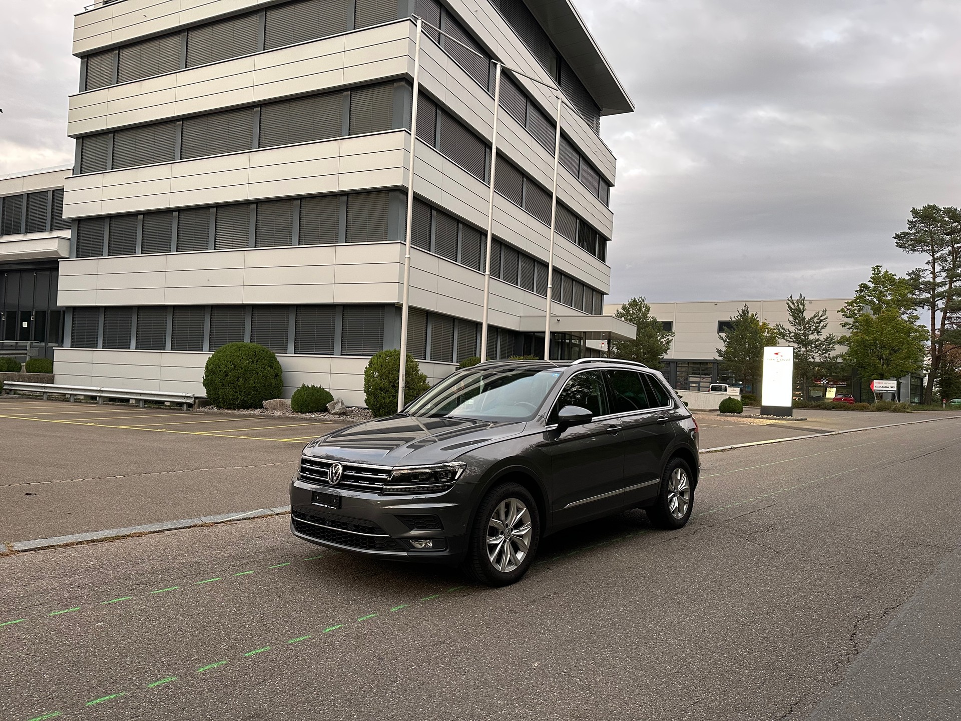 VW Tiguan 2.0 TDI SCR Highline 4Motion DSG-image-0