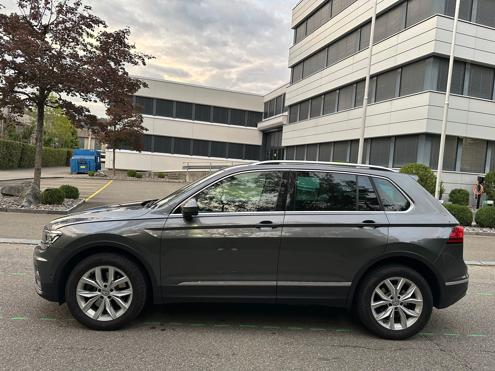VW Tiguan 2.0 TDI SCR Highline 4Motion DSG-image-6