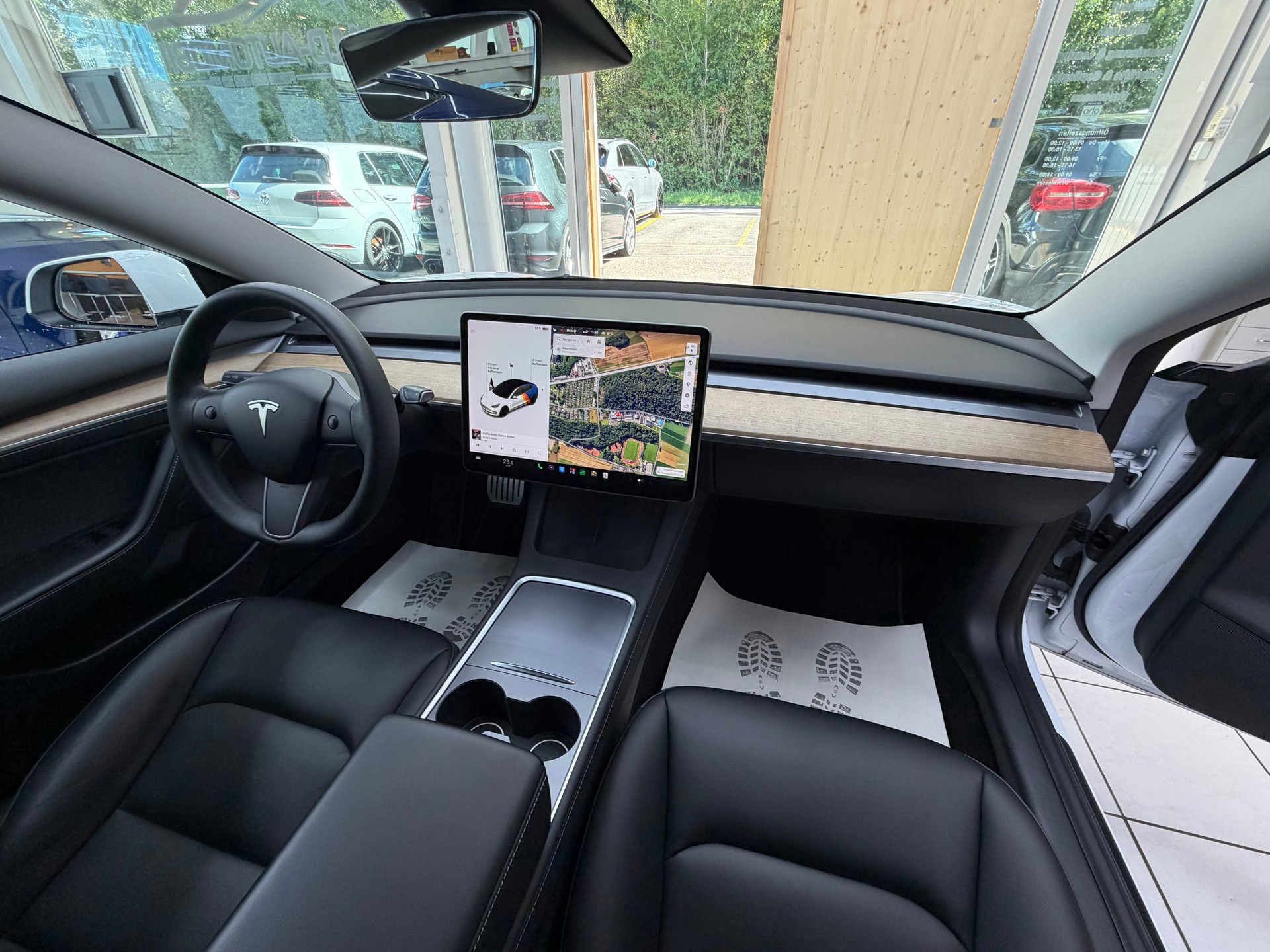 TESLA Model 3 Performance D-image-15